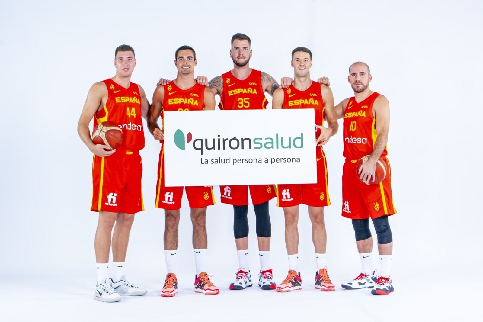 Quirónsalud apoya la selección absoluta de baloncesto.