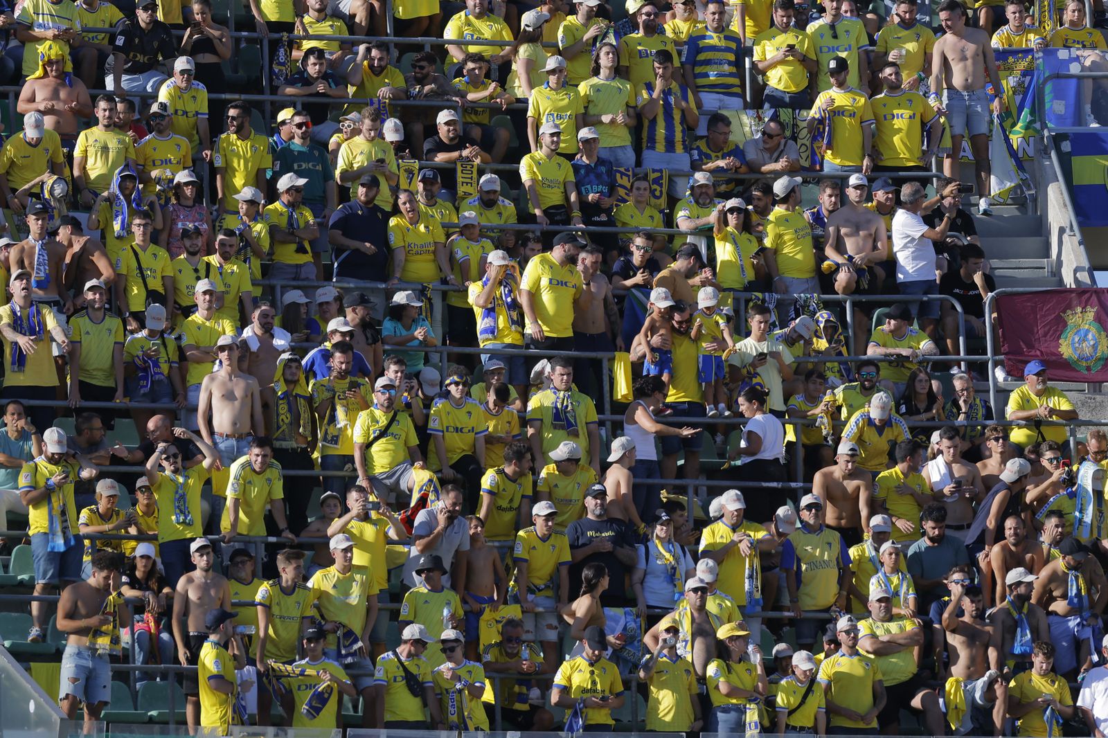 Búscate en las fotos del Betis-Cádiz