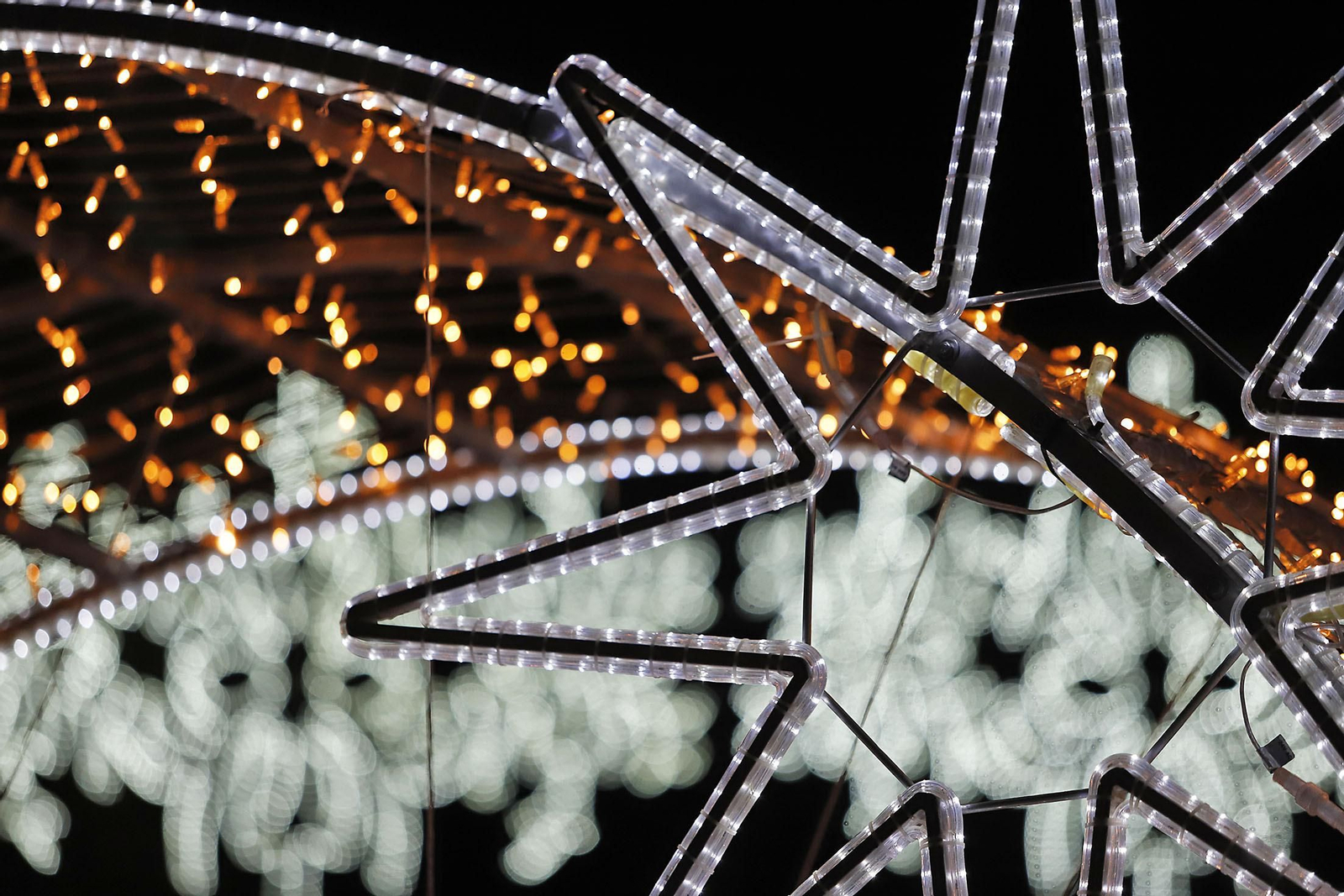 Imágenes del alumbrado navideño en las calles de Huelva