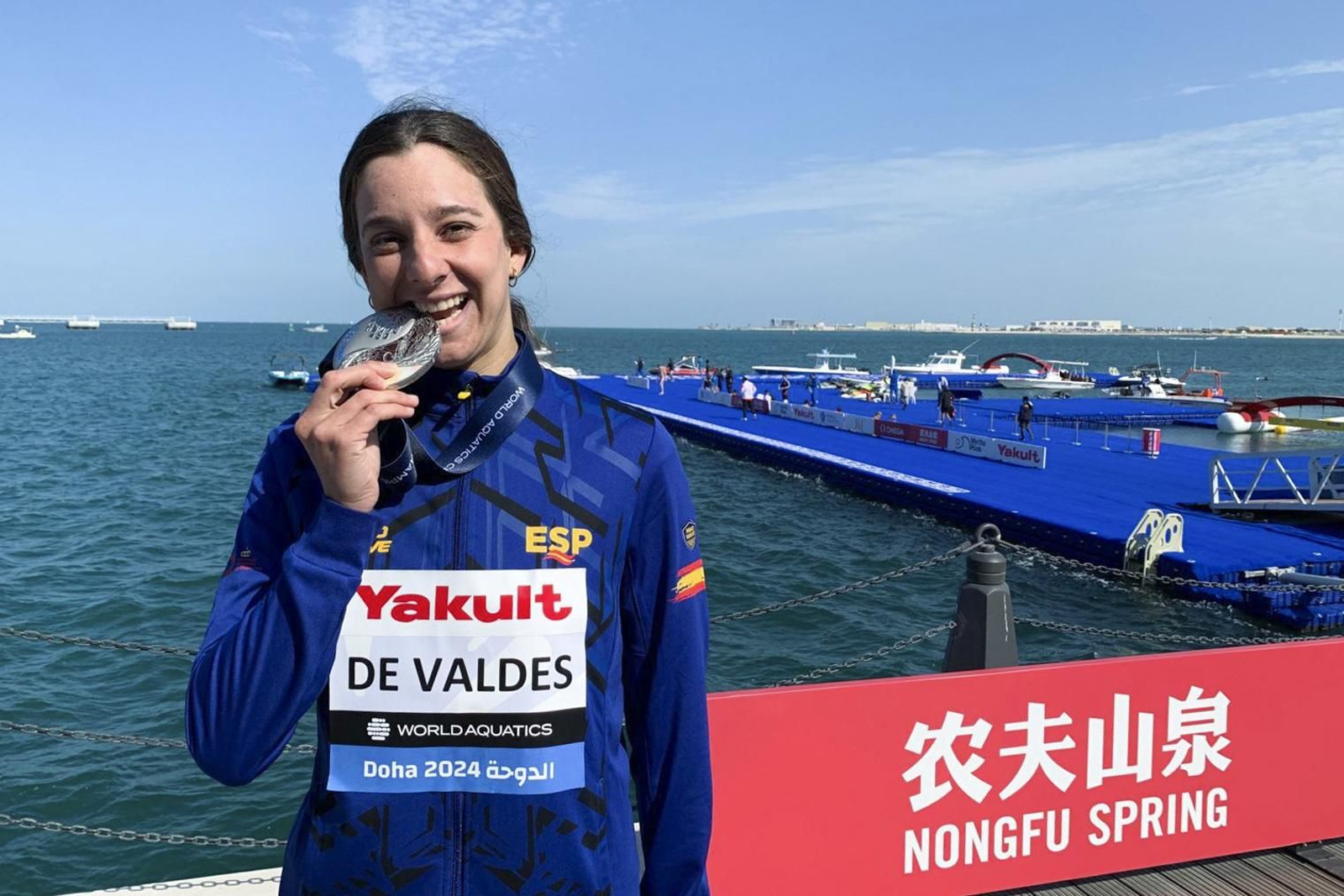 María de Valdés, con su medalla. María de Valdés, con su medalla.