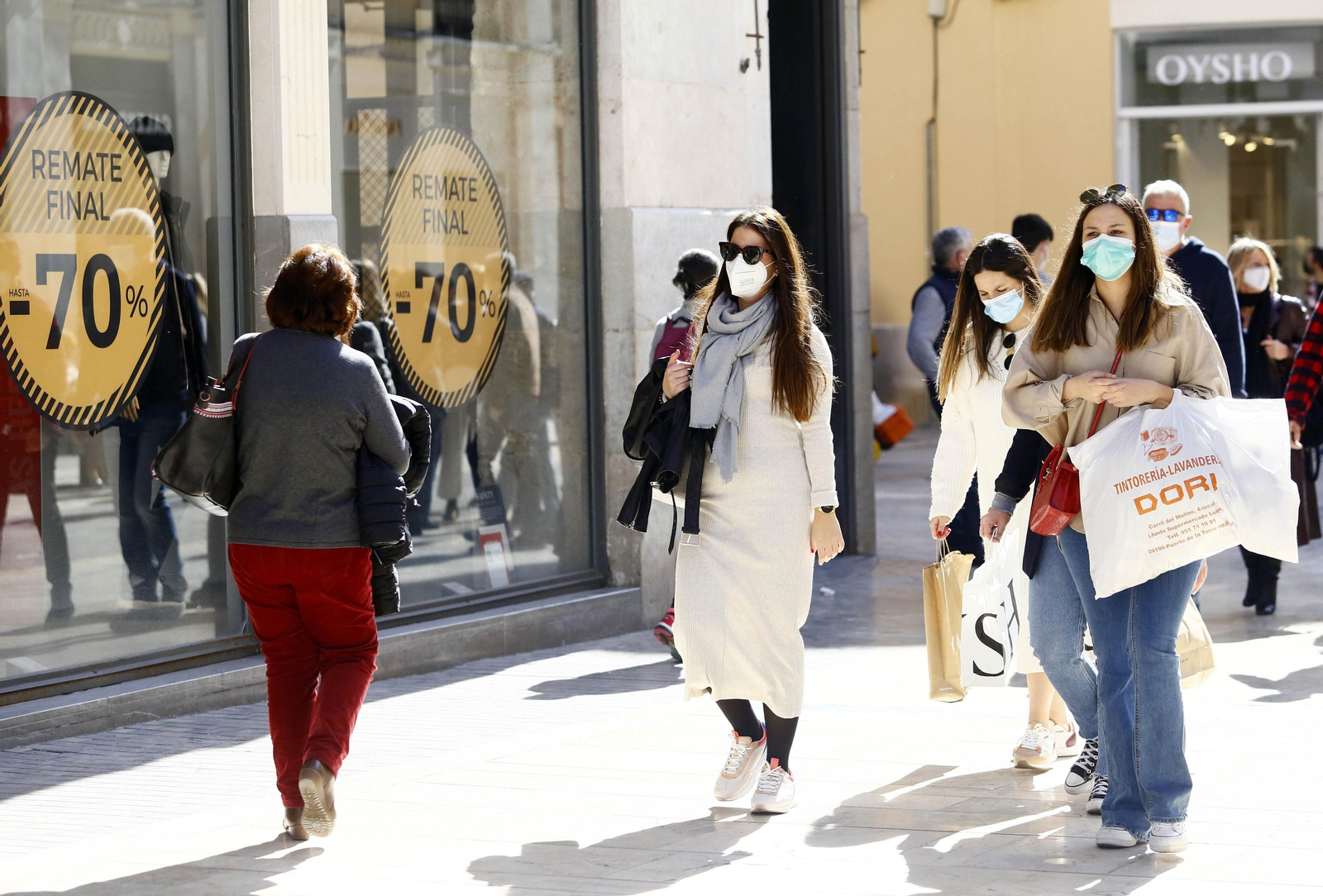 Las fotos de Málaga capital en la reapertura de bares y comercio no esencial