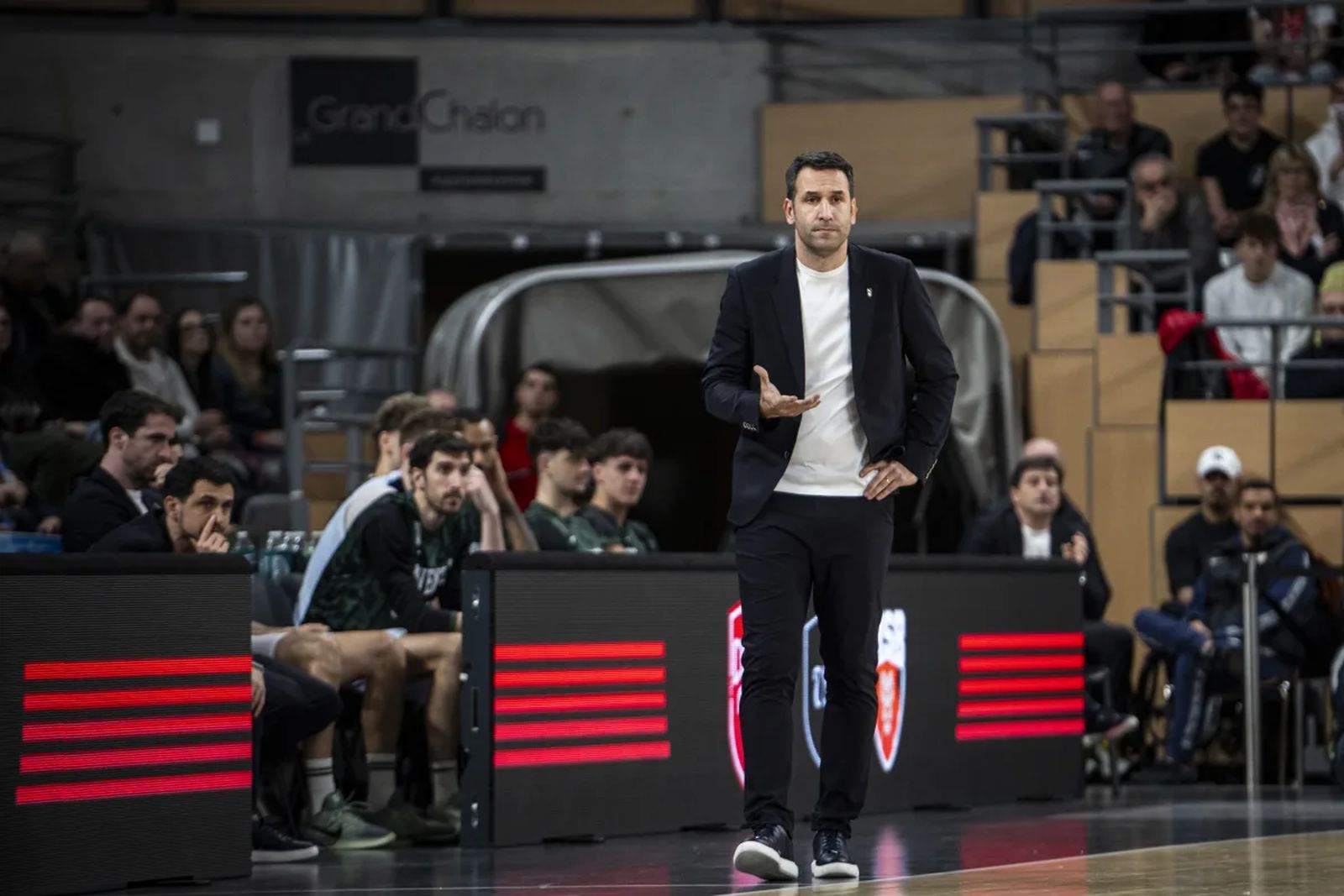 BCL: El Chalon vence al Joventut (84-77) y pone ardiendo el grupo del Unicaja