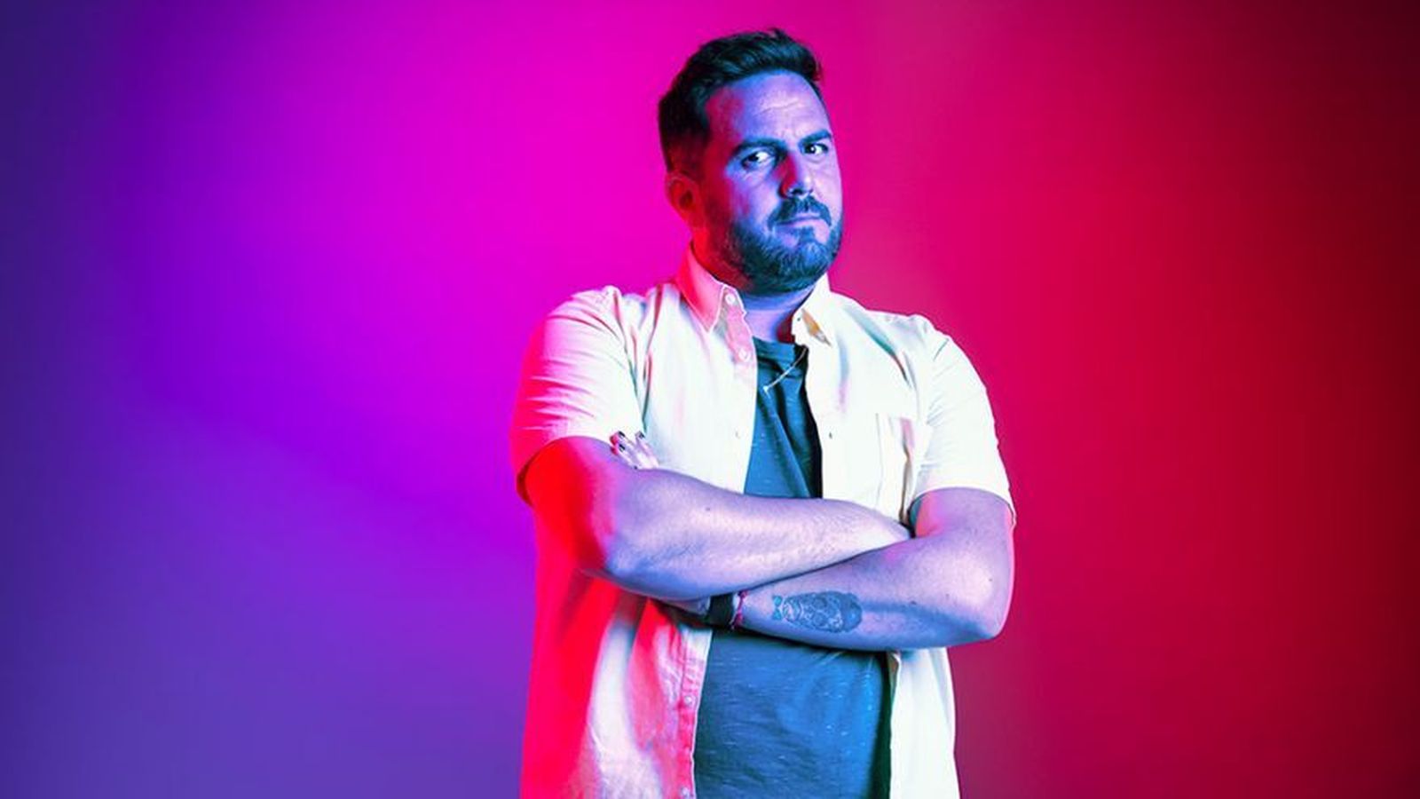 El concejal de Chipiona que dará la vuelta al mundo con Netflix