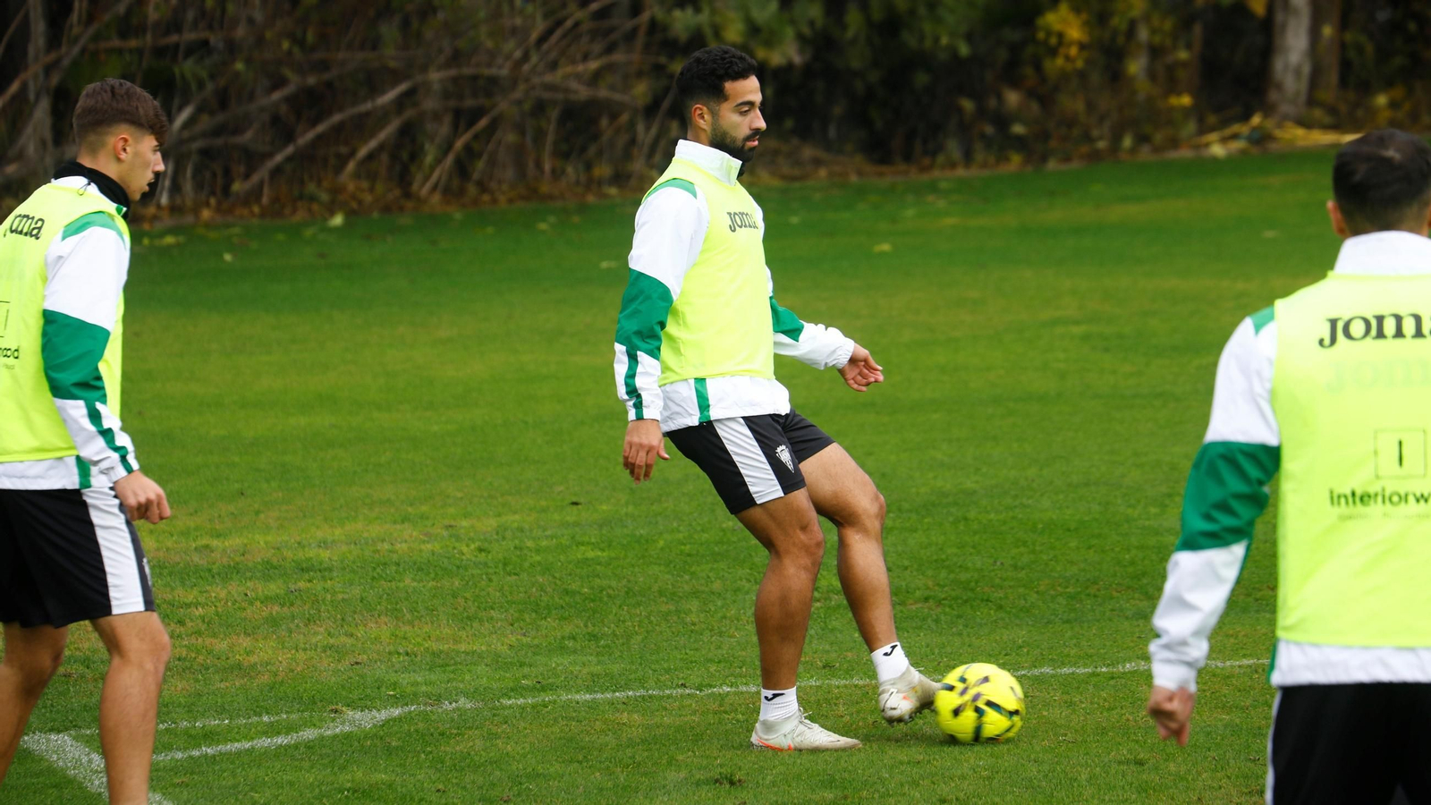 Rubén Alves, durante un entrenamiento en la Ciudad Deportiva.