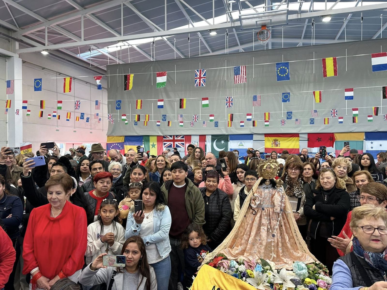 El Festival de Las Naciones muestra la diversidad de 18 países en Huércal Overa