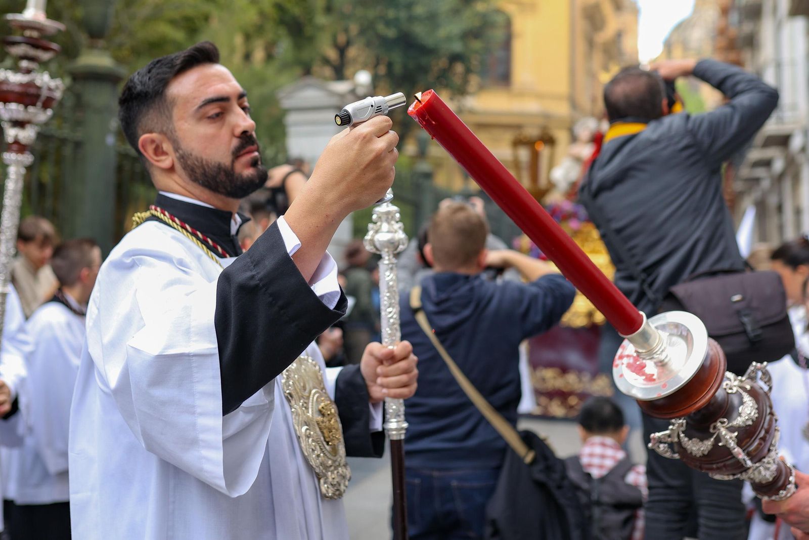 Así vivió Granada la salida de la Hermandad de los Estudiantes 2025