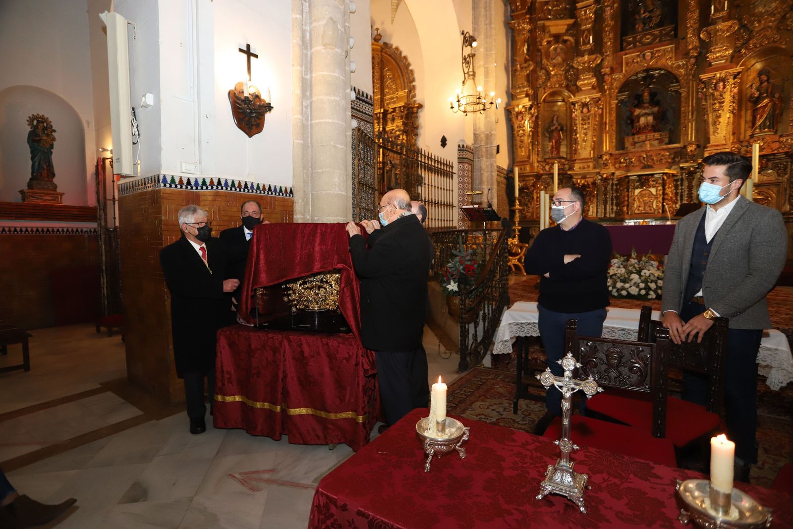 Bendecida la nueva corona de Nuestra Señora de los Ángeles