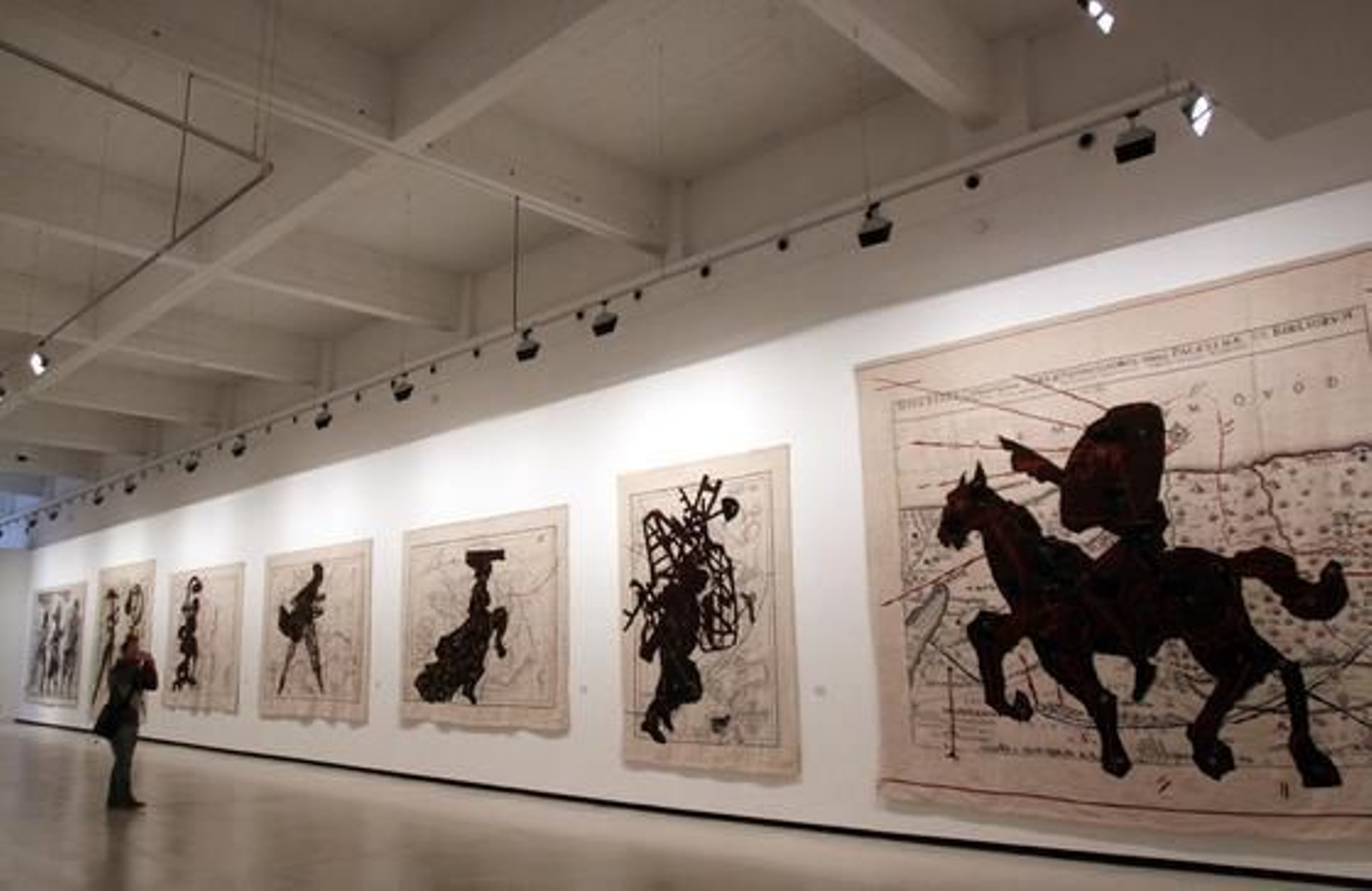 El sudafricano reúne en el CAC sus impactantes tapices en la muestra '¿No se unirá usted al baile?'

Foto: Migue Fernández