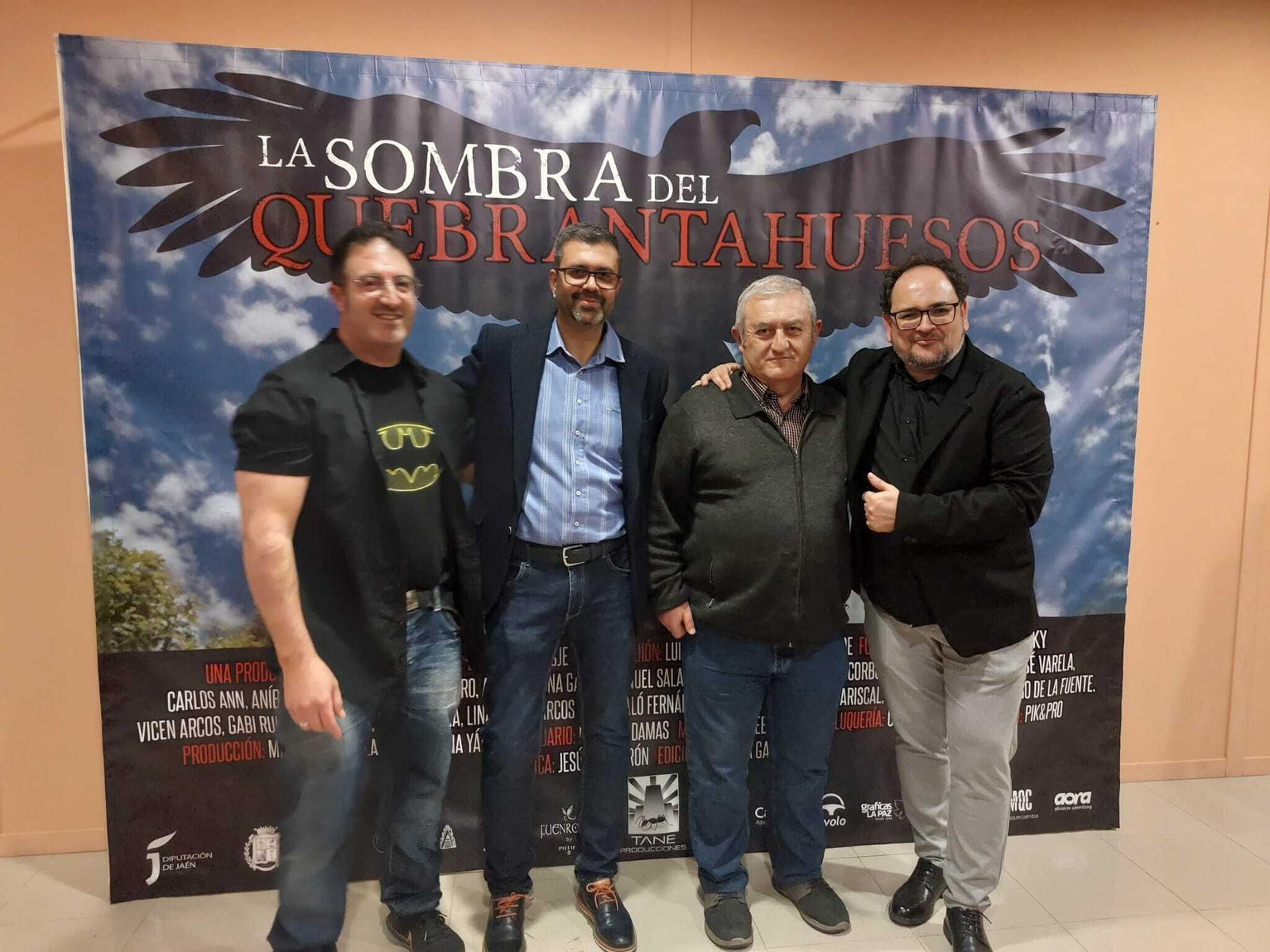 La alfombra roja del preestreno nacional, en Hornos, de la película "La sombra del quebrantahuesos"