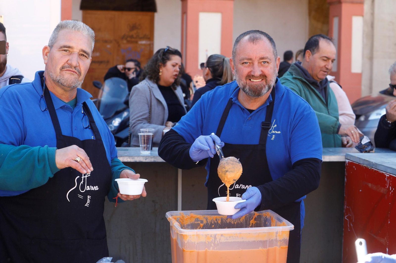 Las mejores imágenes de la salmorejá que da comienzo al Carnaval de Córdoba 2025