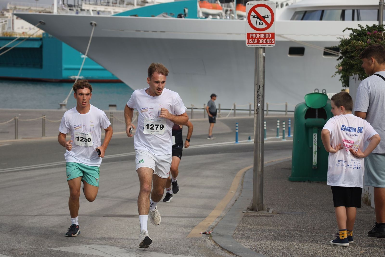 Las fotos de la 3ª carrera solidaria Memorial Vicente Granados en Málaga