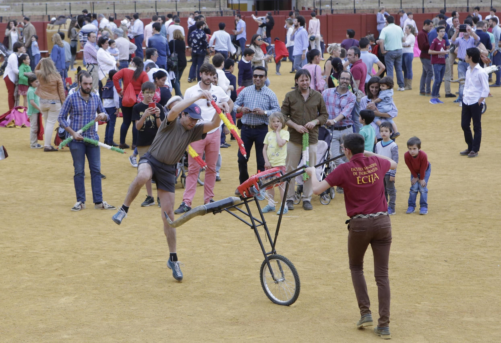 La jornada de puertas abiertas en la Maestranza, en imágenes
