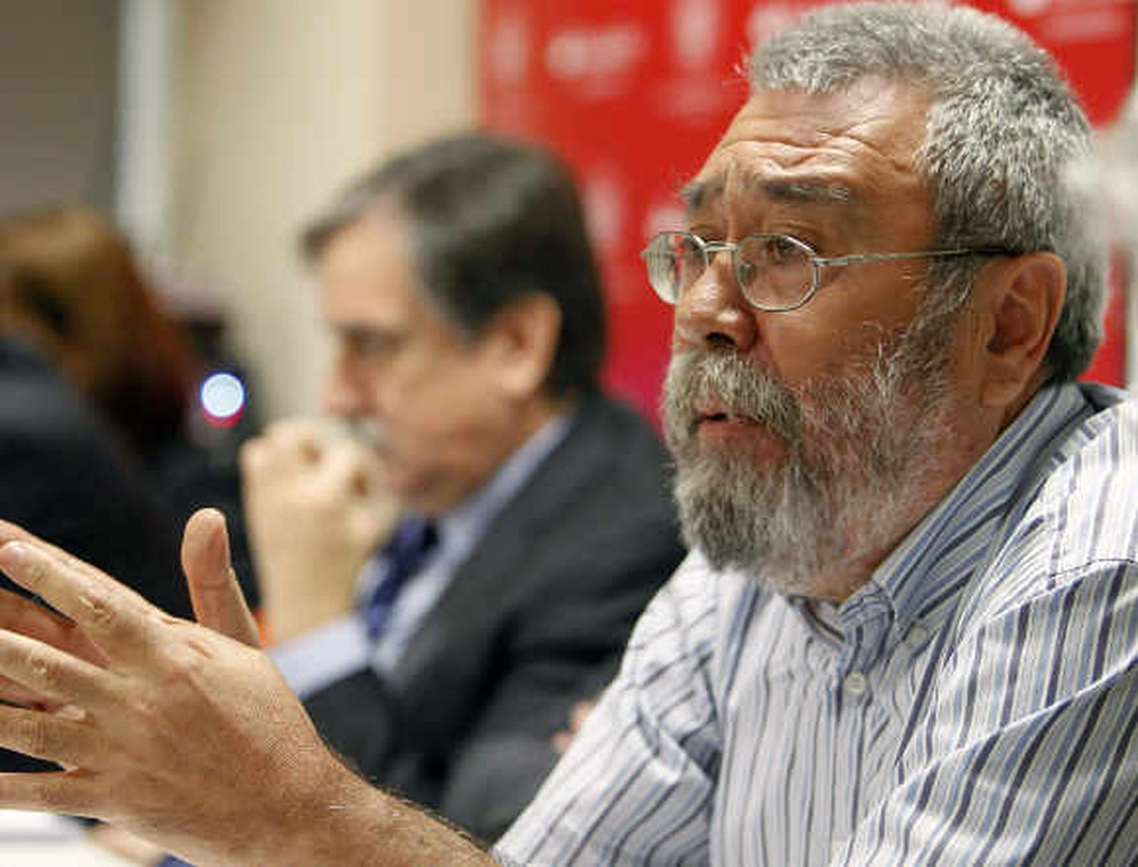 Méndez ve una "soplapollez" hablar de subidas de impuestos