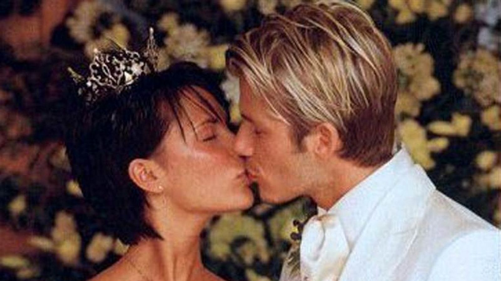 David y Victoria Beckham en su boda en 1999