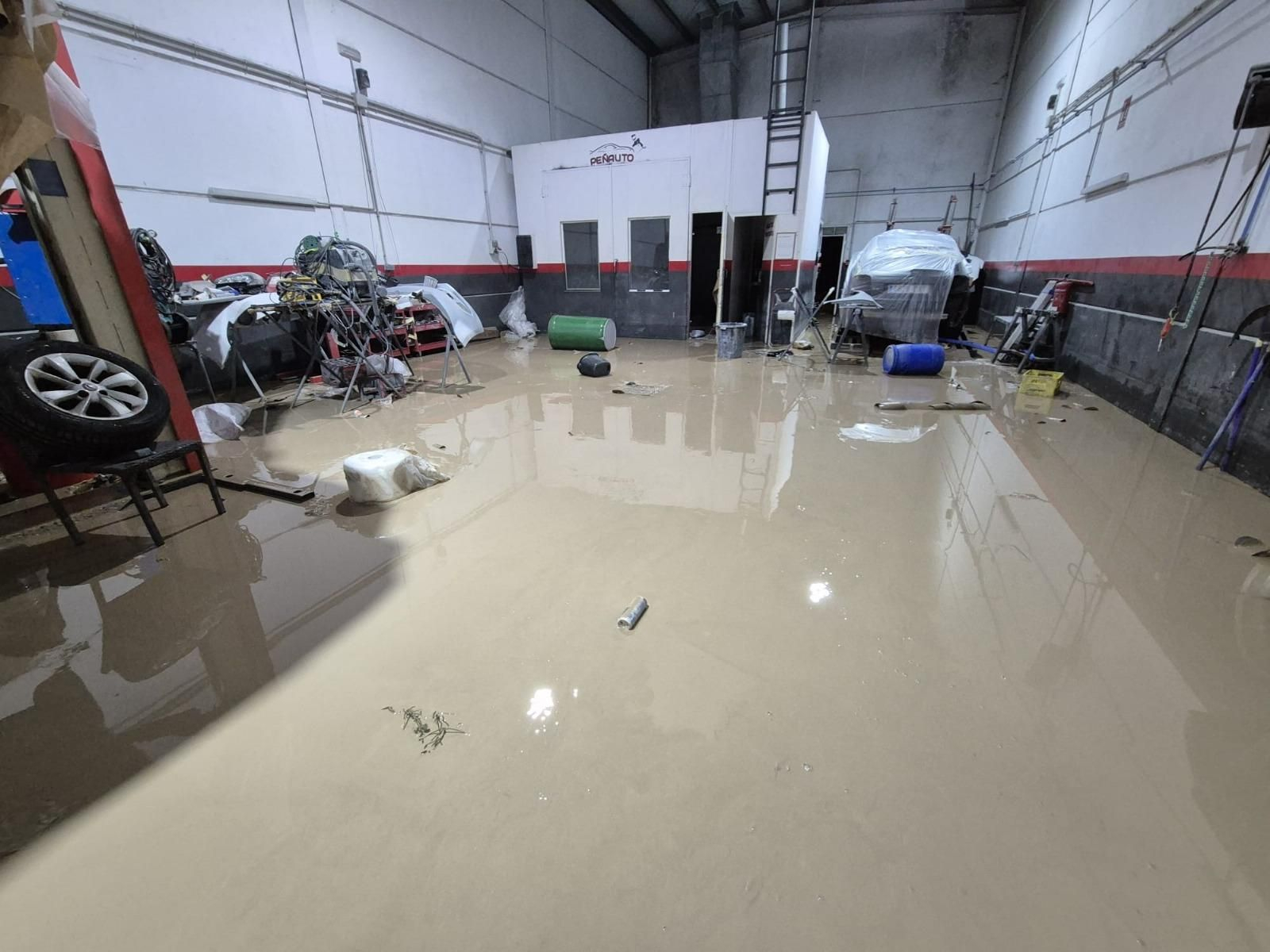 Así afectan las lluvias al polígono industrial de Espera