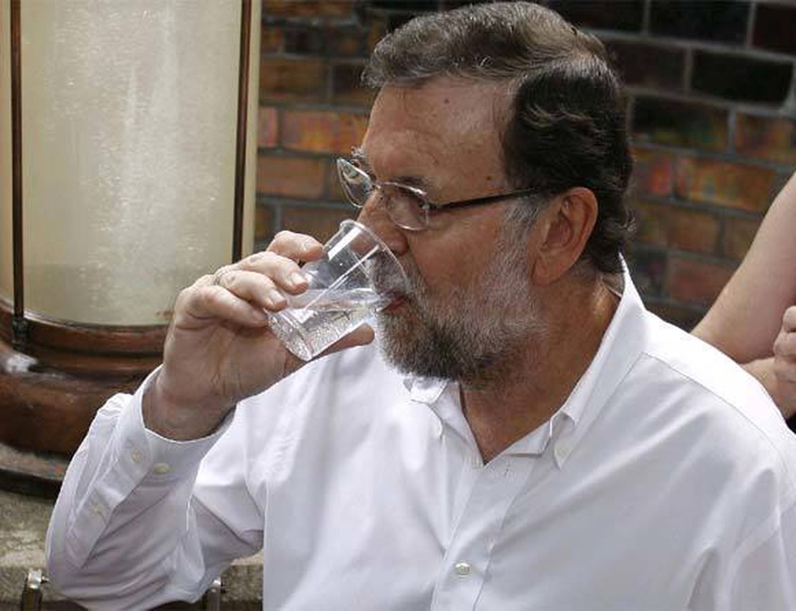 Rajoy plantea iniciar la reforma constitucional en 2016 "si hay consenso"