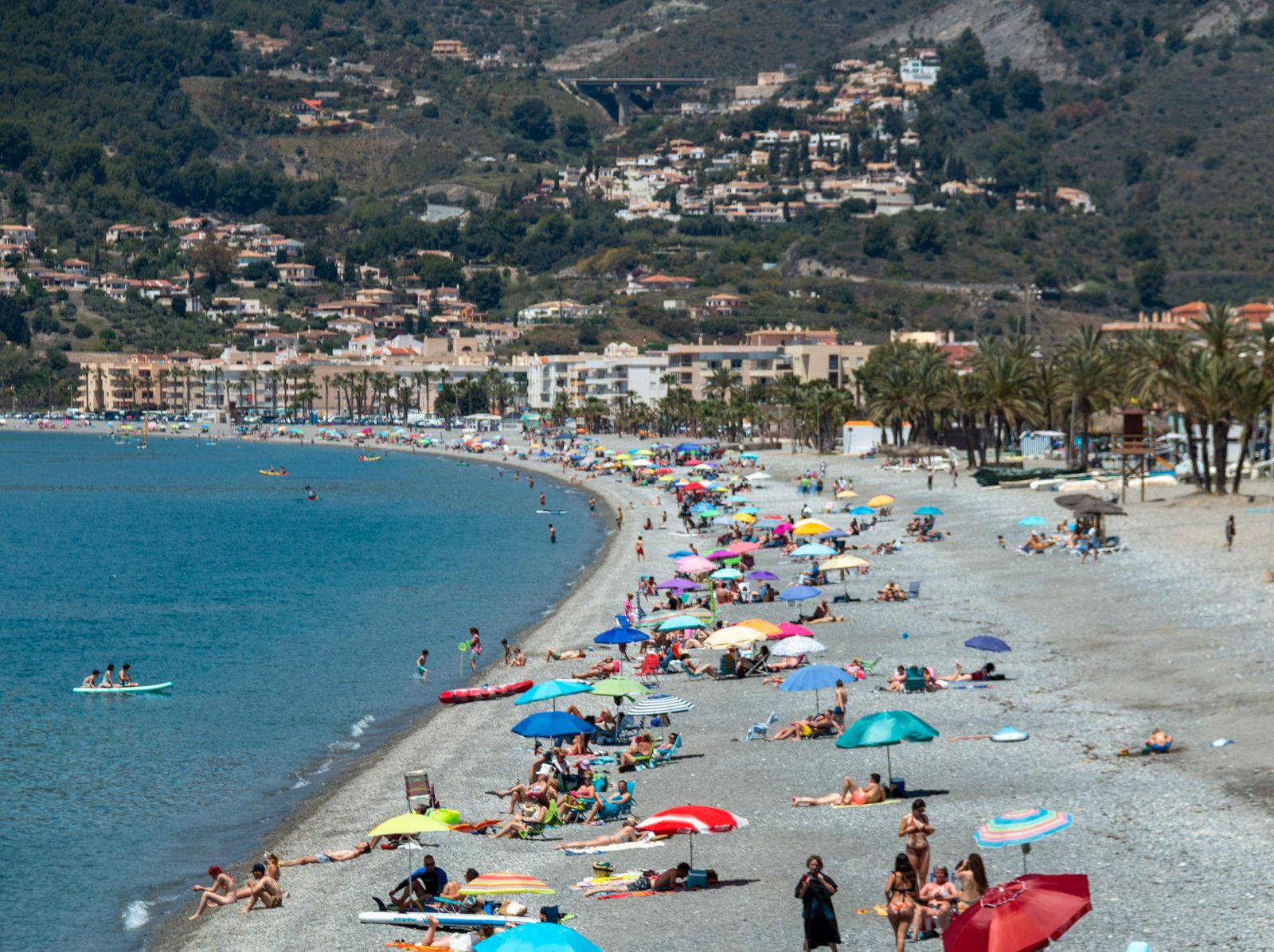 Costa de Granada: Muere una mujer de 74 años en la playa de La Herradura