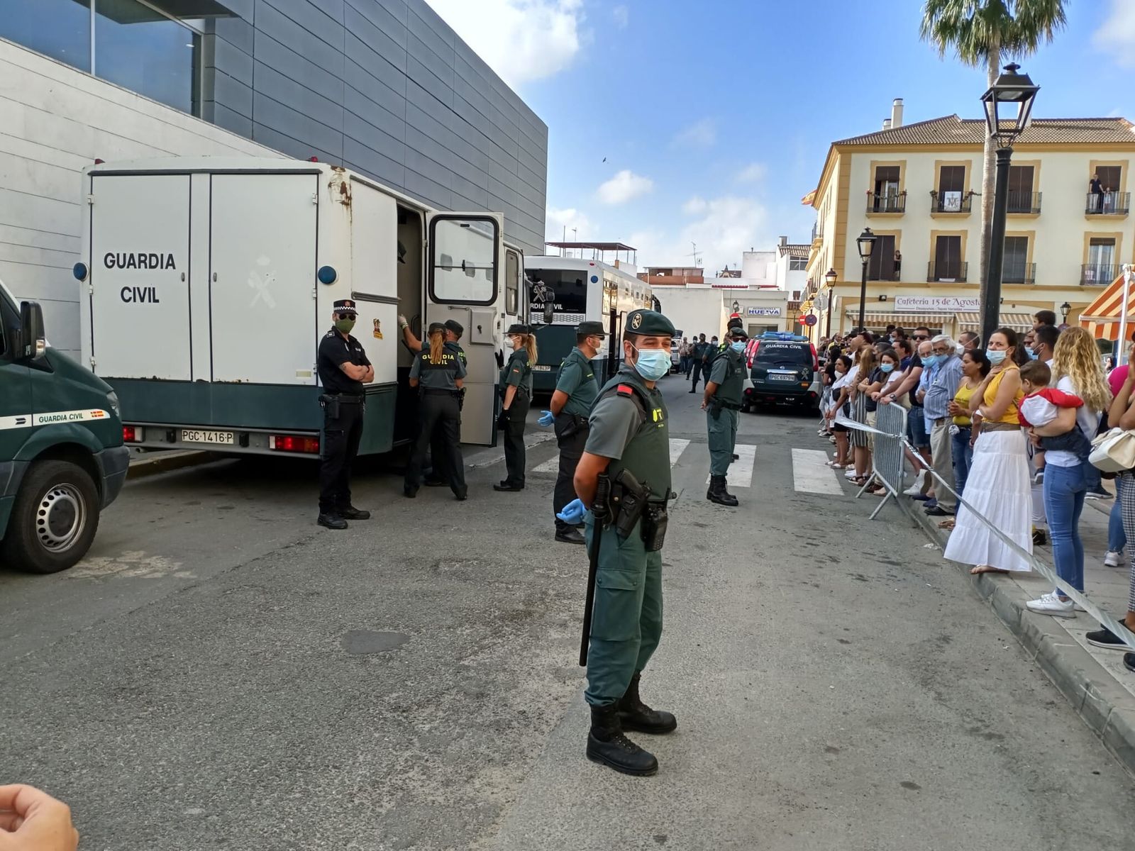Imágenes de los detenidos en la operación Colón llegando al juzgado de La Palma