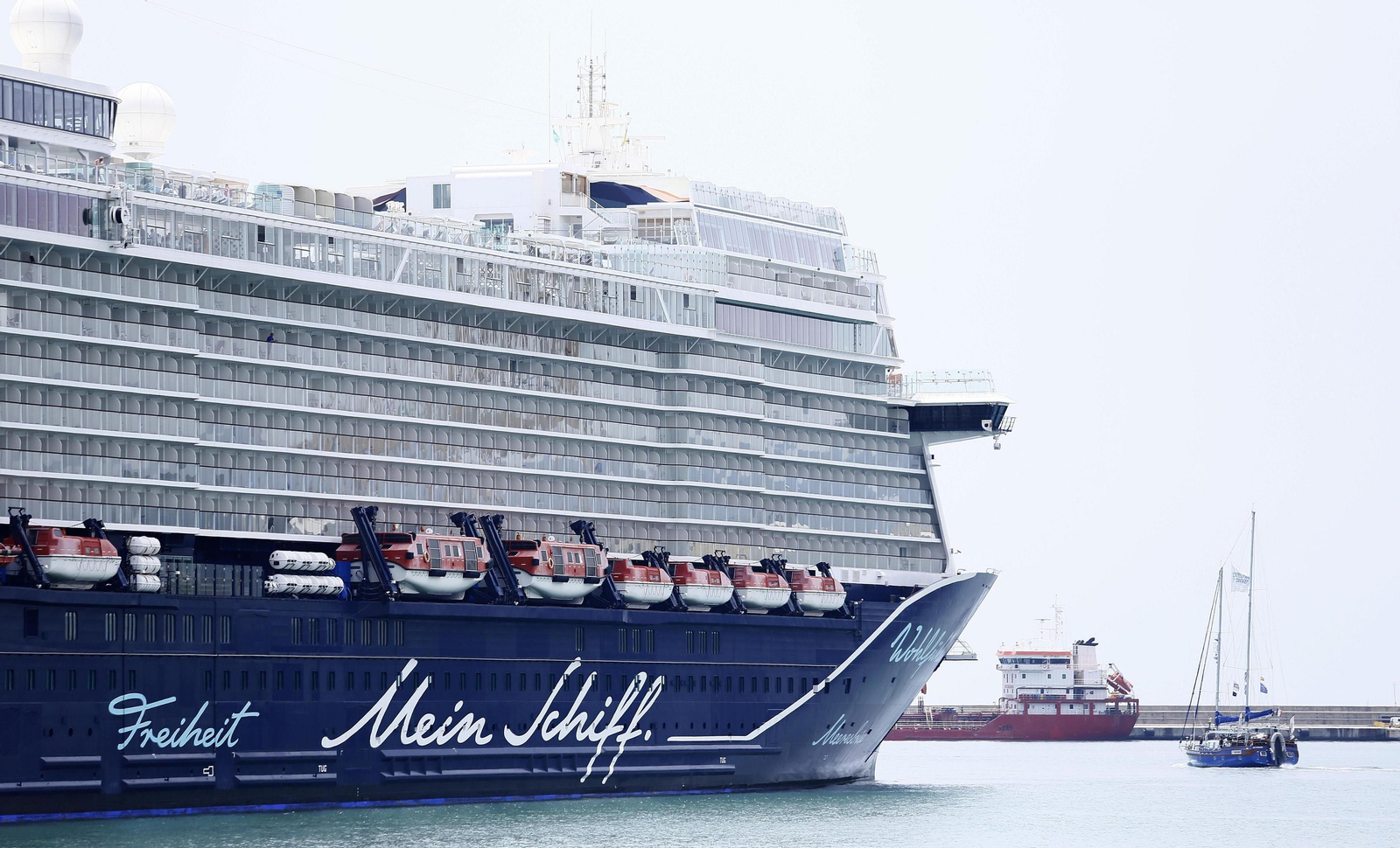 Las fotos del regreso de los cruceros al puerto de Málaga