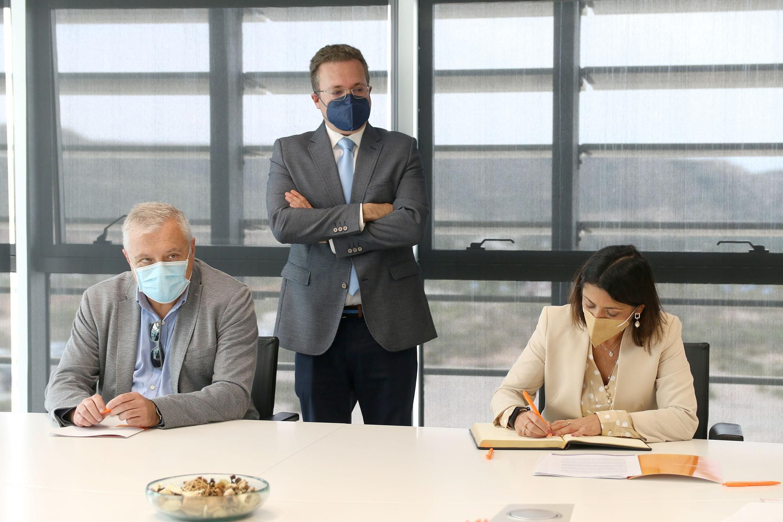 Fotogalería de la visita de Juan Marín a Kimitec, al PITA y a Unica Group