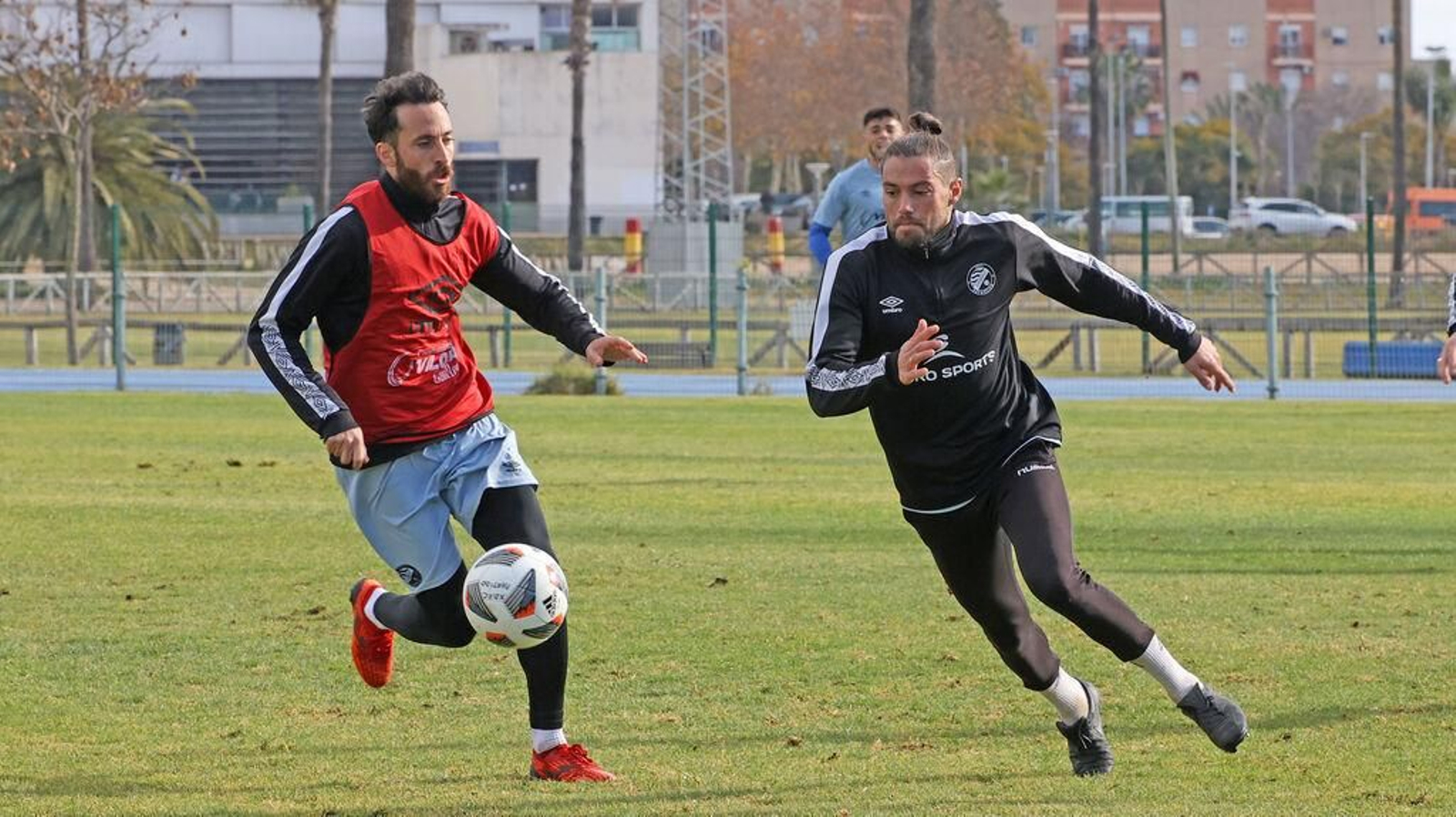 Menéndez se lesionó en el calentamiento el domingo y no pudo jugar ante el Antequera.