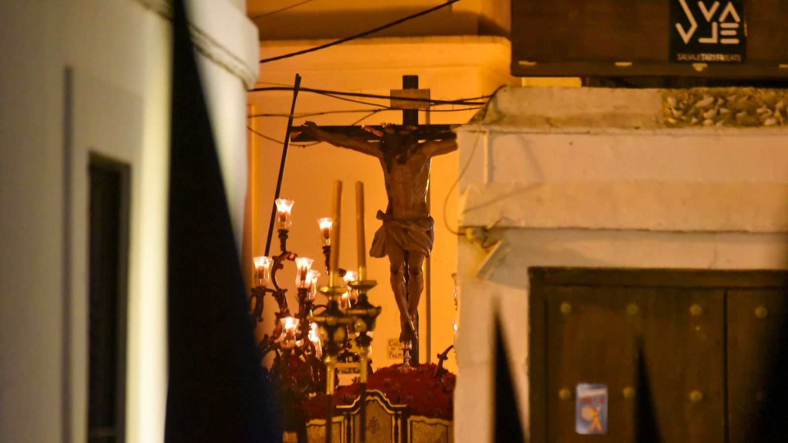 Fotos del Martes Santos en Tarifa: Santisimo Cristo de la Salud y Nuestra Señora de los Dolores