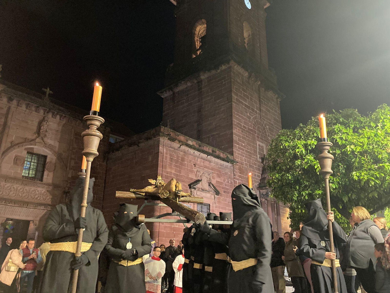 Lunes Santo en Montoro: Las imágenes del vía crucis de la Misericordia