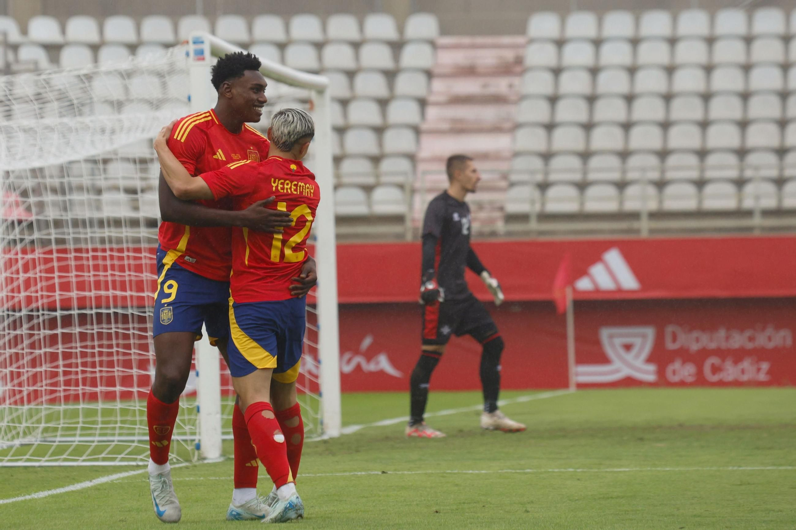 Roberto, debut y gol con España sub 21