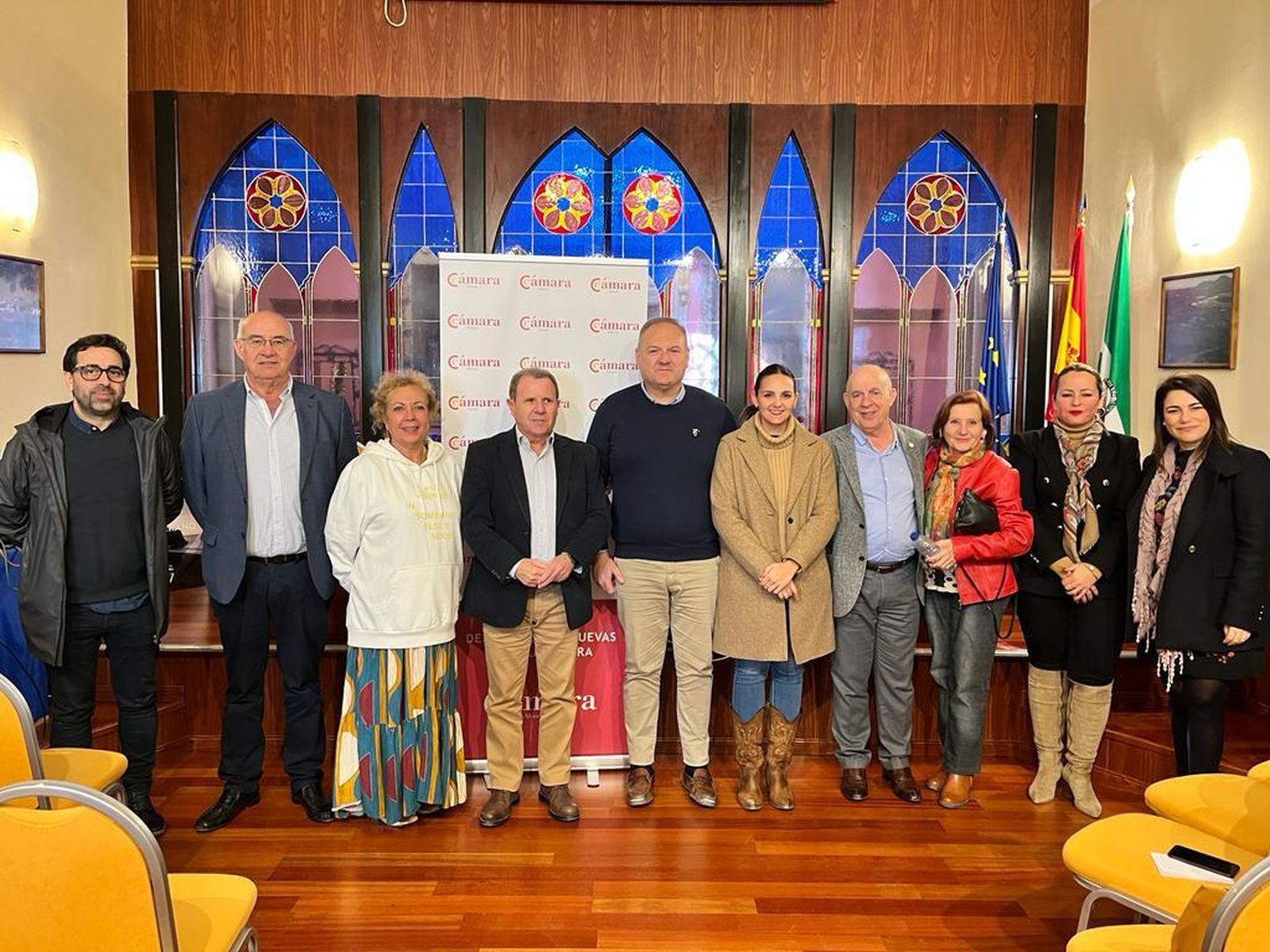 Presentación de la delegación de Cuevas de la Cámara de Comercio.