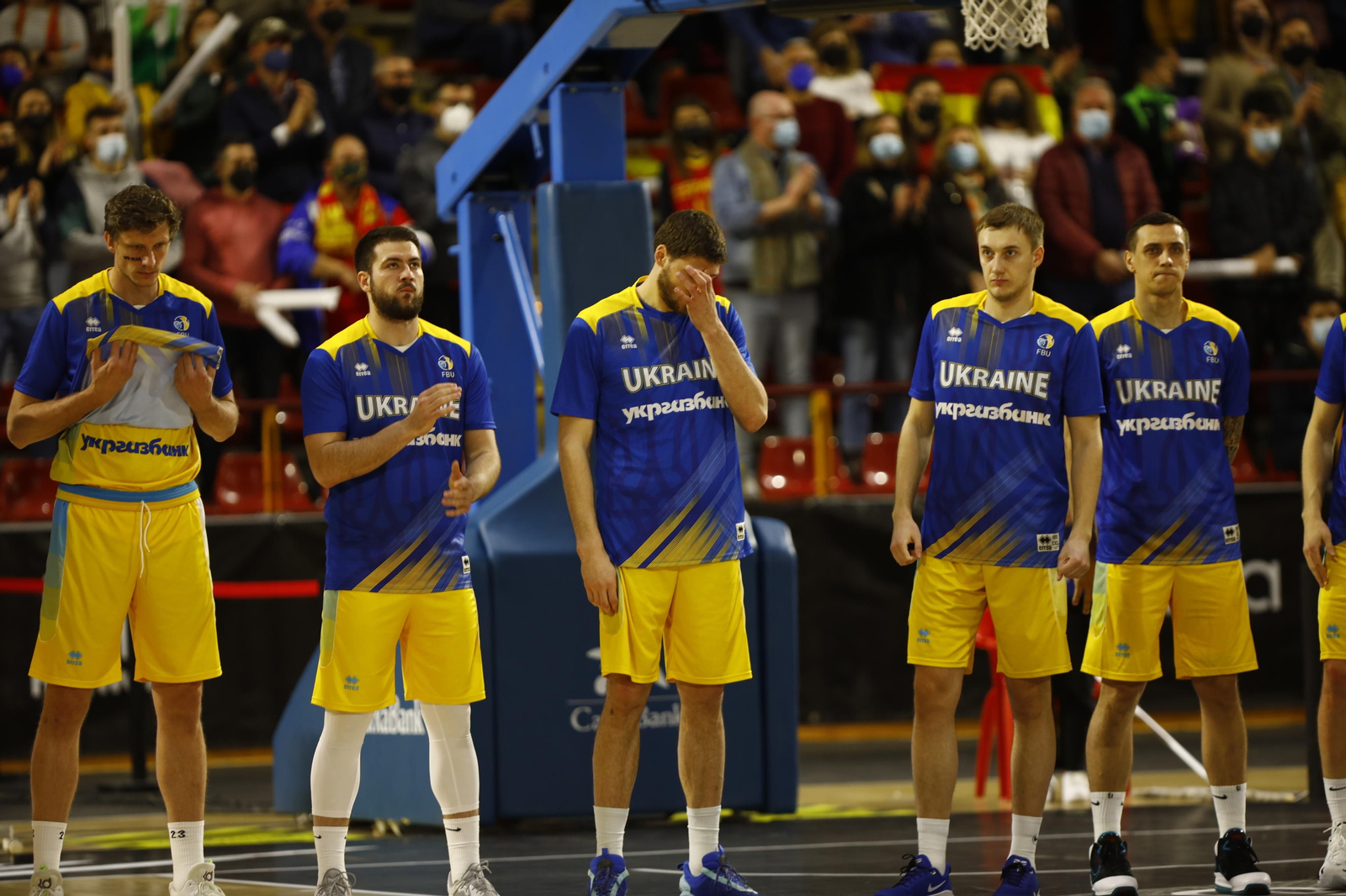 Las imágenes del emotivo encuentro entre España y Ucrania en Córdoba