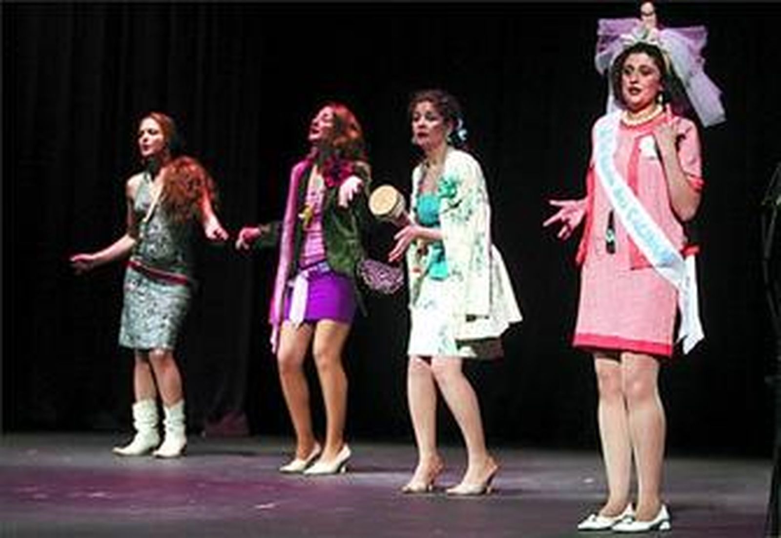 Antonio Álamo descubre el humor de 'Chirigóticas' en el Teatro Alfil