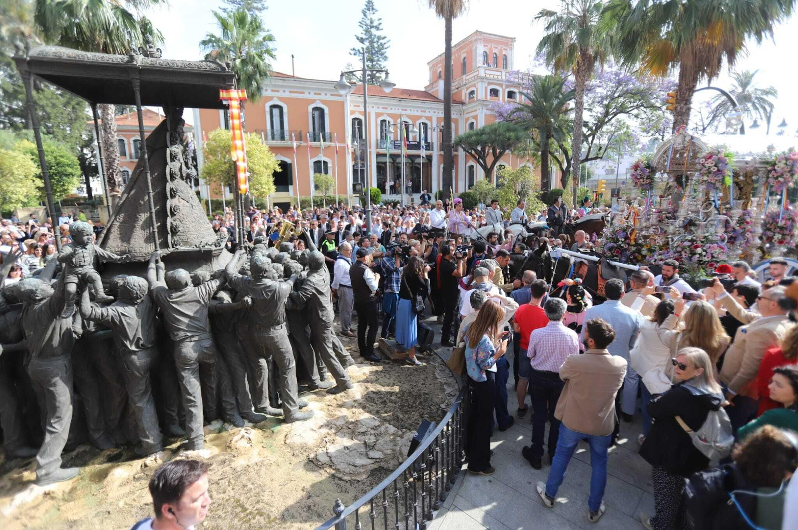 El Rocío 2023: las mejores imágenes del inicio de salida de Emigrantes