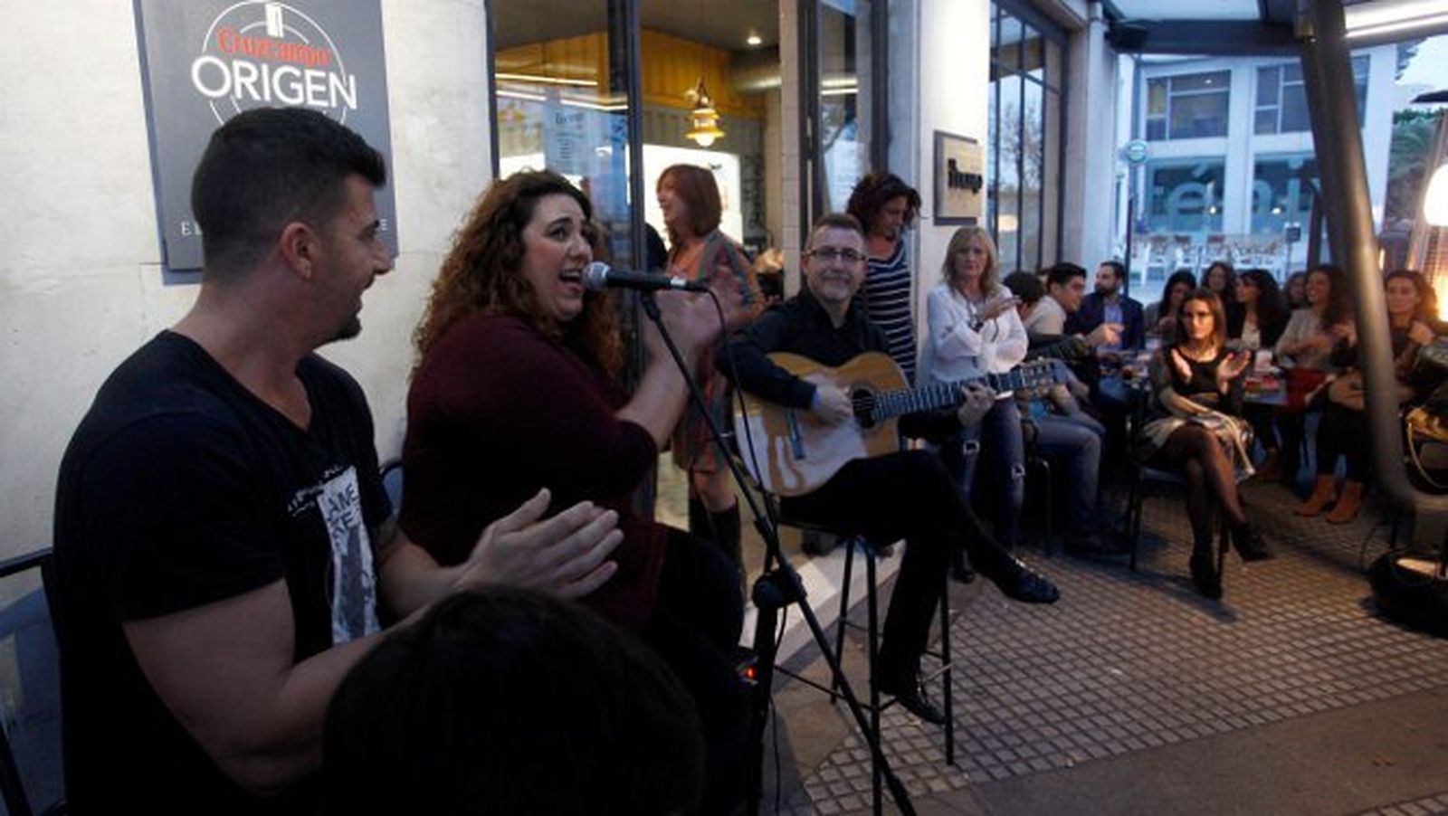 Una zambomba celebrada en el Bar Lucero el año pasado.