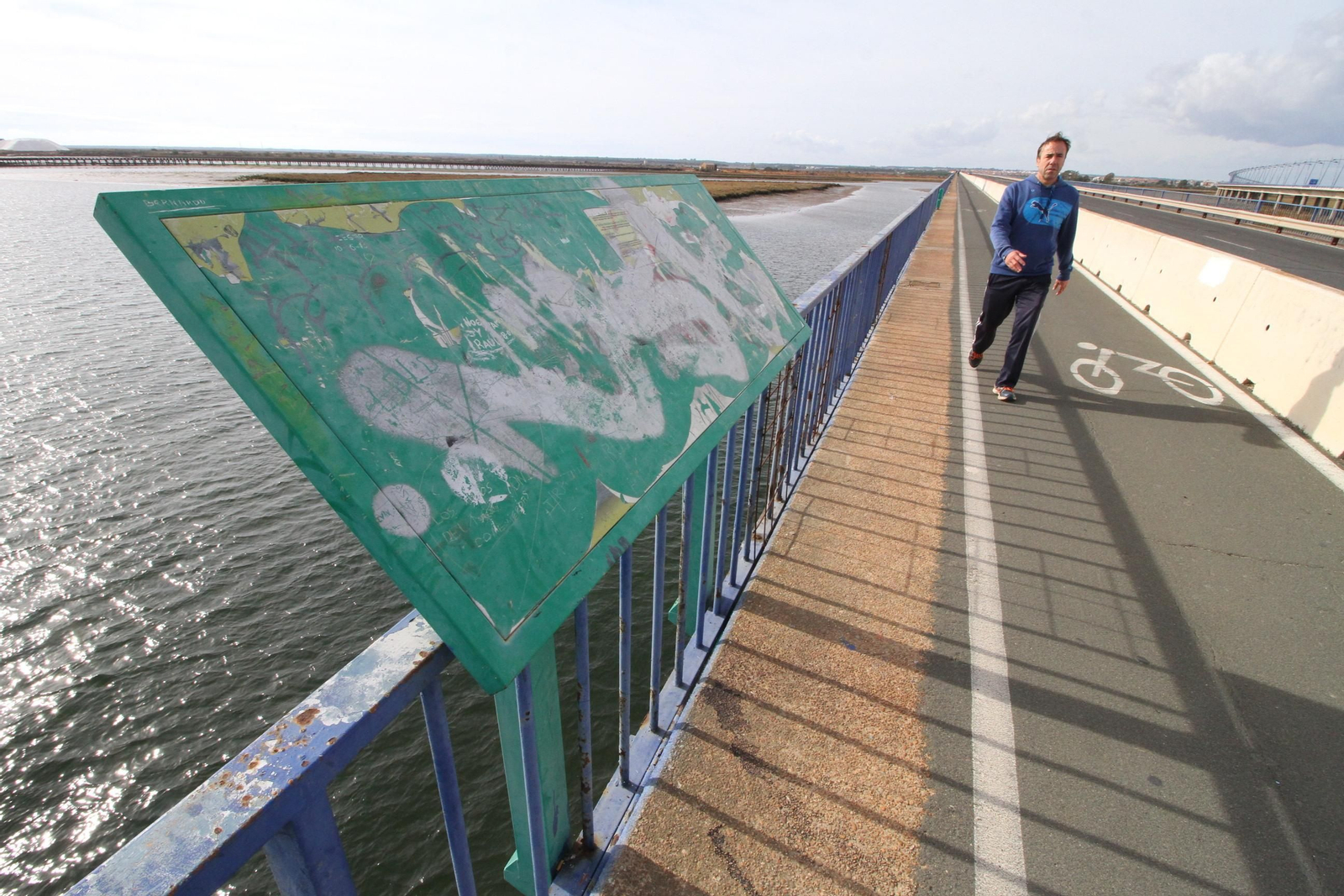 Imágenes del mal estado del puente Sifón.