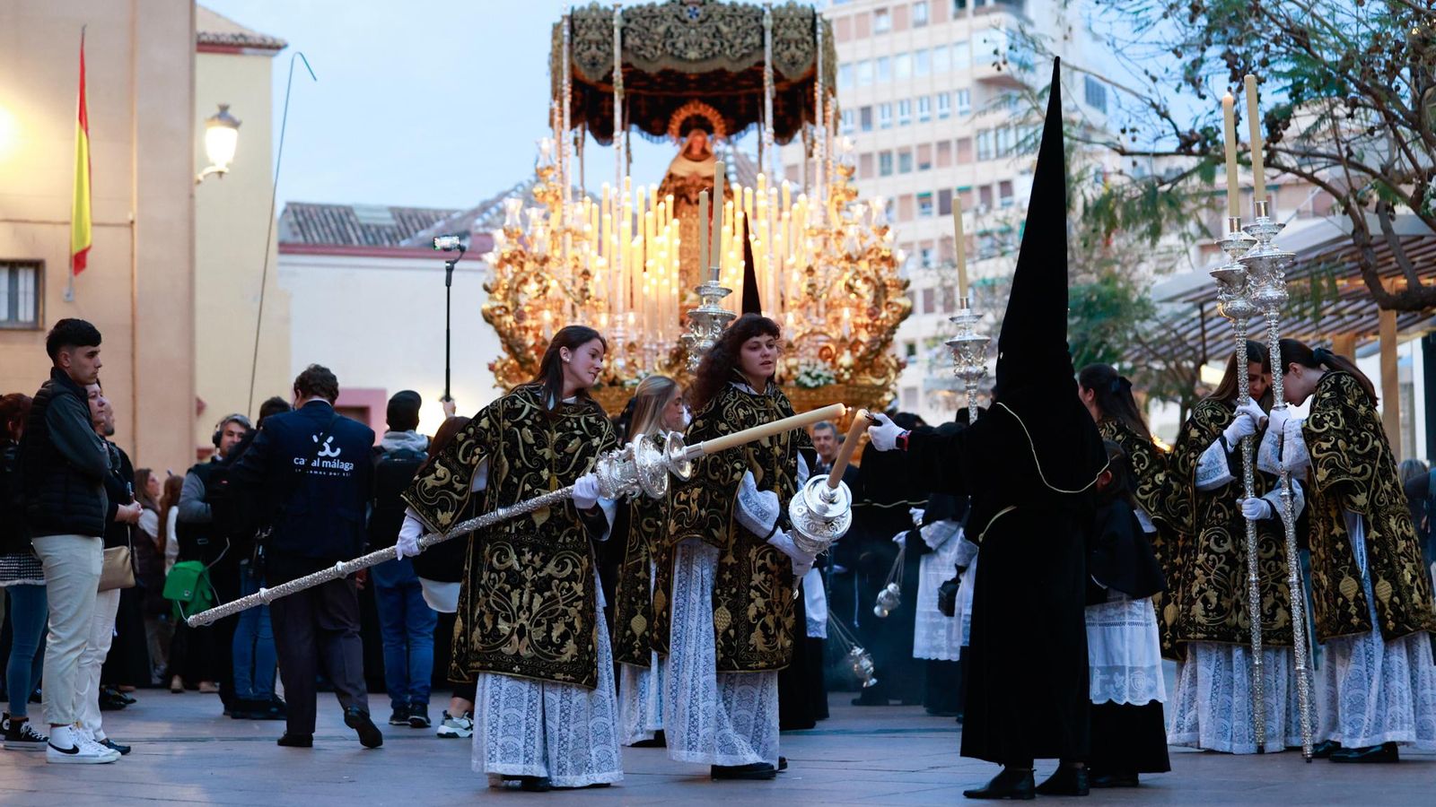 Mena y la Legión en su procesión del Jueves Santo en Málaga, en fotos Mena y la Legión en su procesión del Jueves Santo en Málaga, en fotos