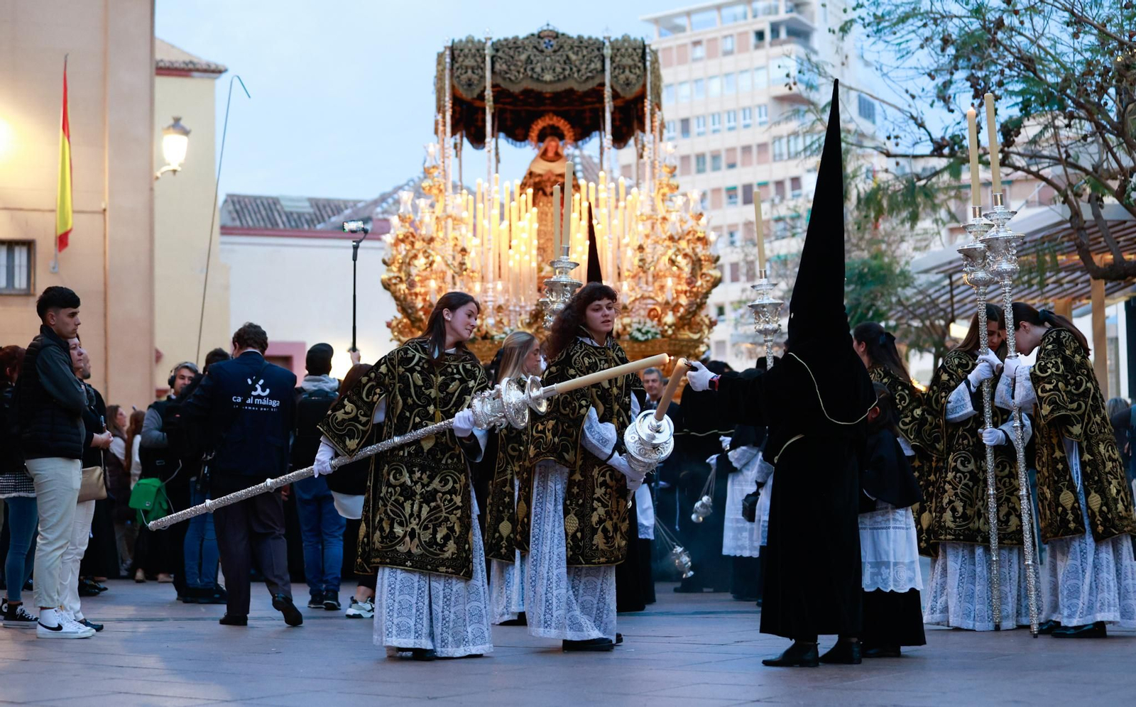 Mena y la Legión en su procesión del Jueves Santo en Málaga, en fotos Mena y la Legión en su procesión del Jueves Santo en Málaga, en fotos