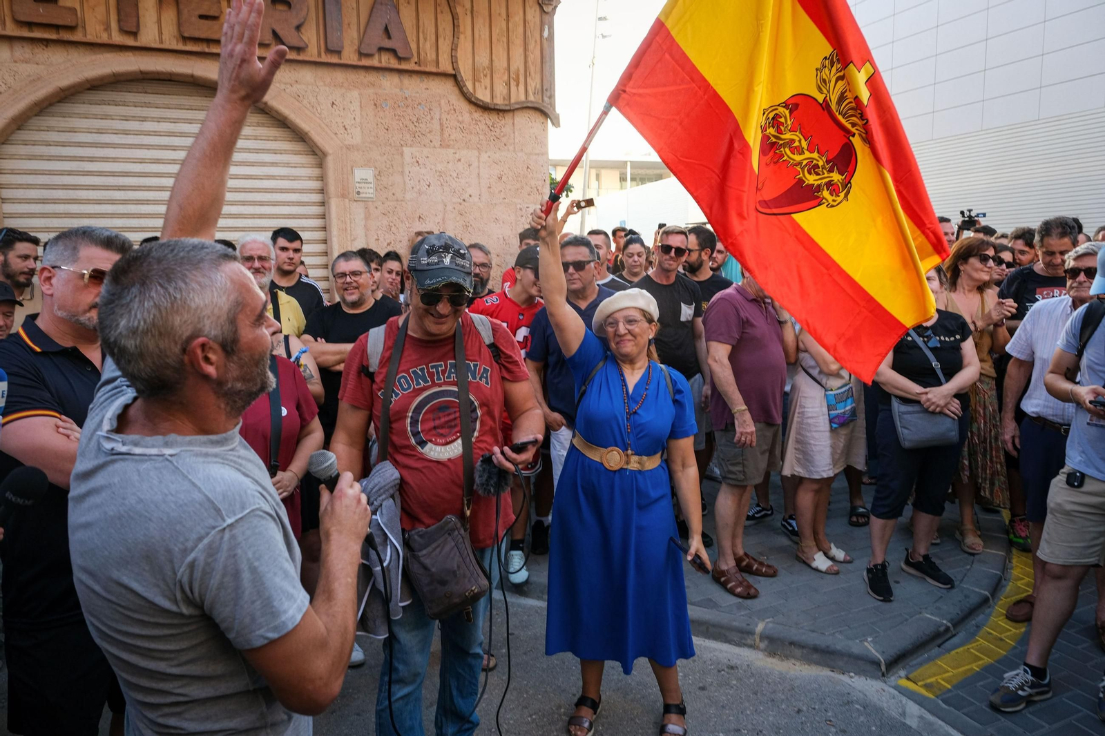 Las fotos de la manifestación frustrada de los ultras en Torre Pacheco