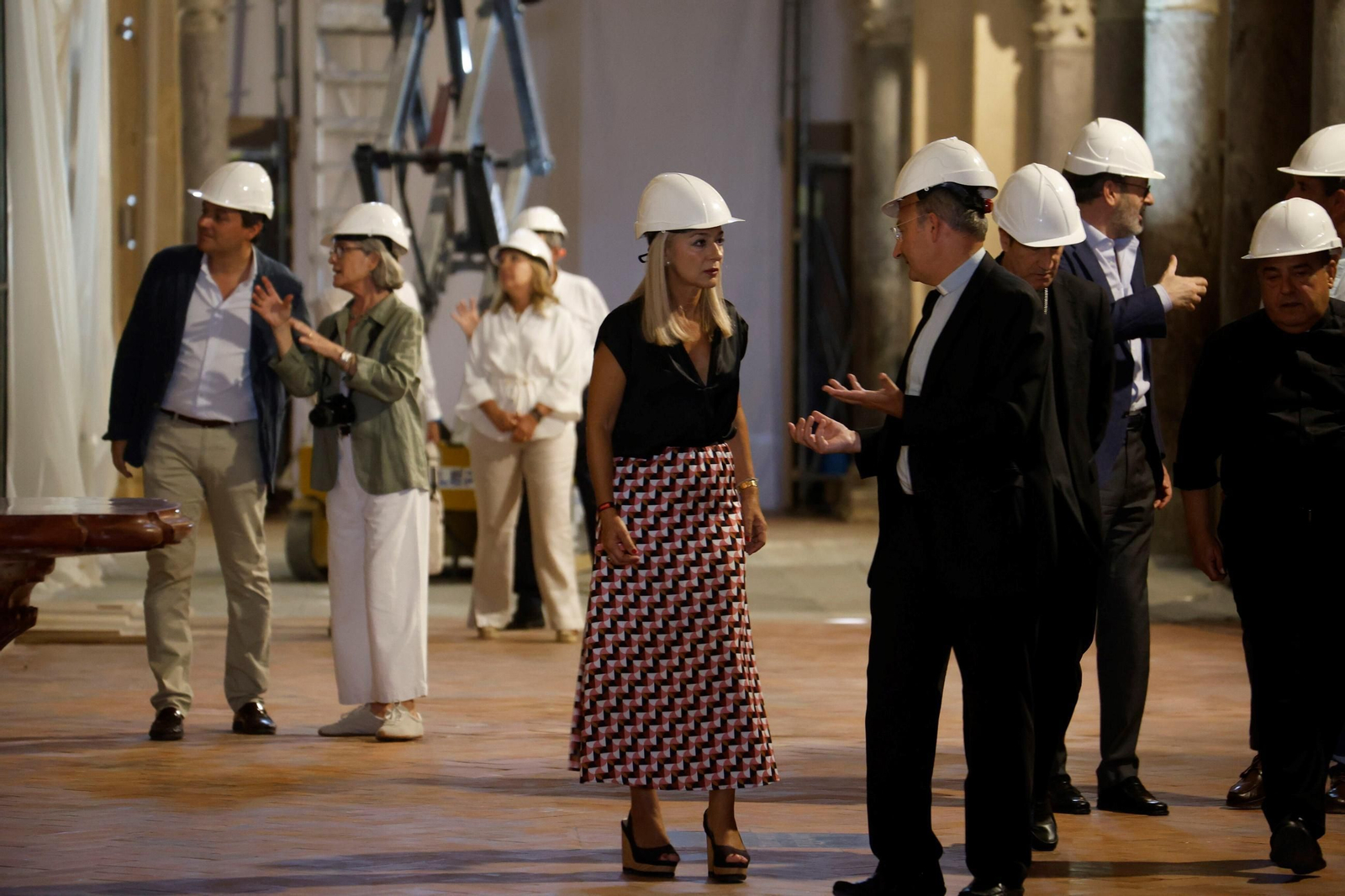 La consejera de Cultura visita las obras de la Mezquita-Catedral.