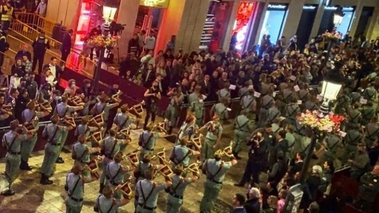 La fotografía de la Legión compartida por el actor turco Kerem Bürsin