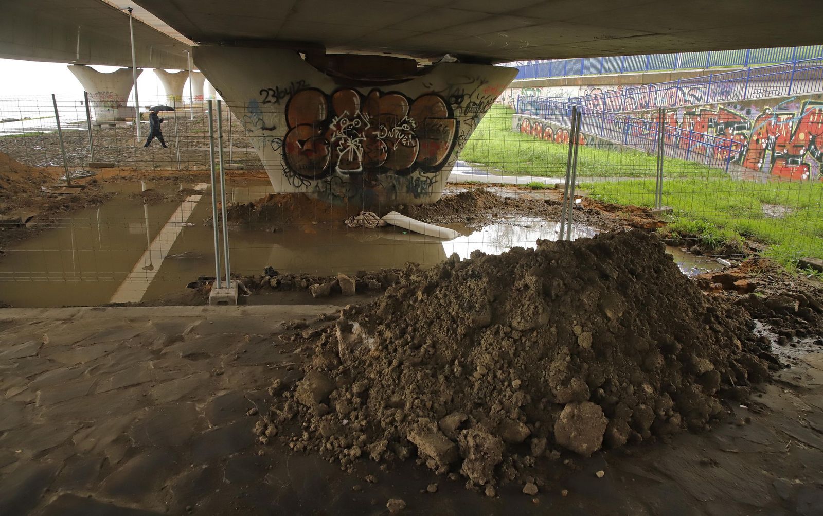 Las imágenes de los daños en el puente del Acceso Norte a Algeciras que encienden las alertas