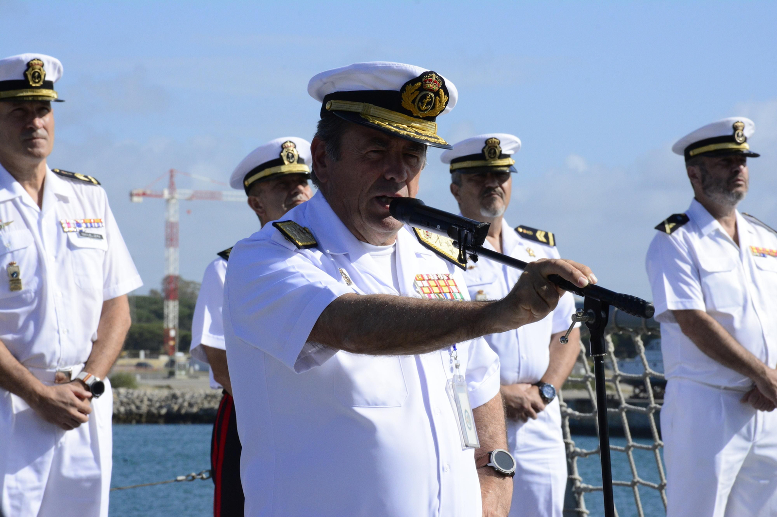 Armada: Las imágenes de la despedida a la fragata Navarra en la Base de Rota