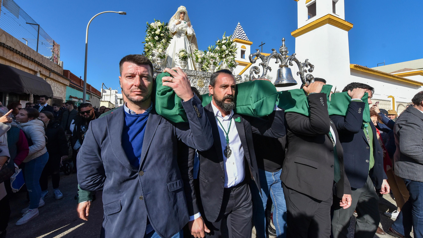 La vuelta de la Virgen de la Esperanza a La Línea, en imágenes
