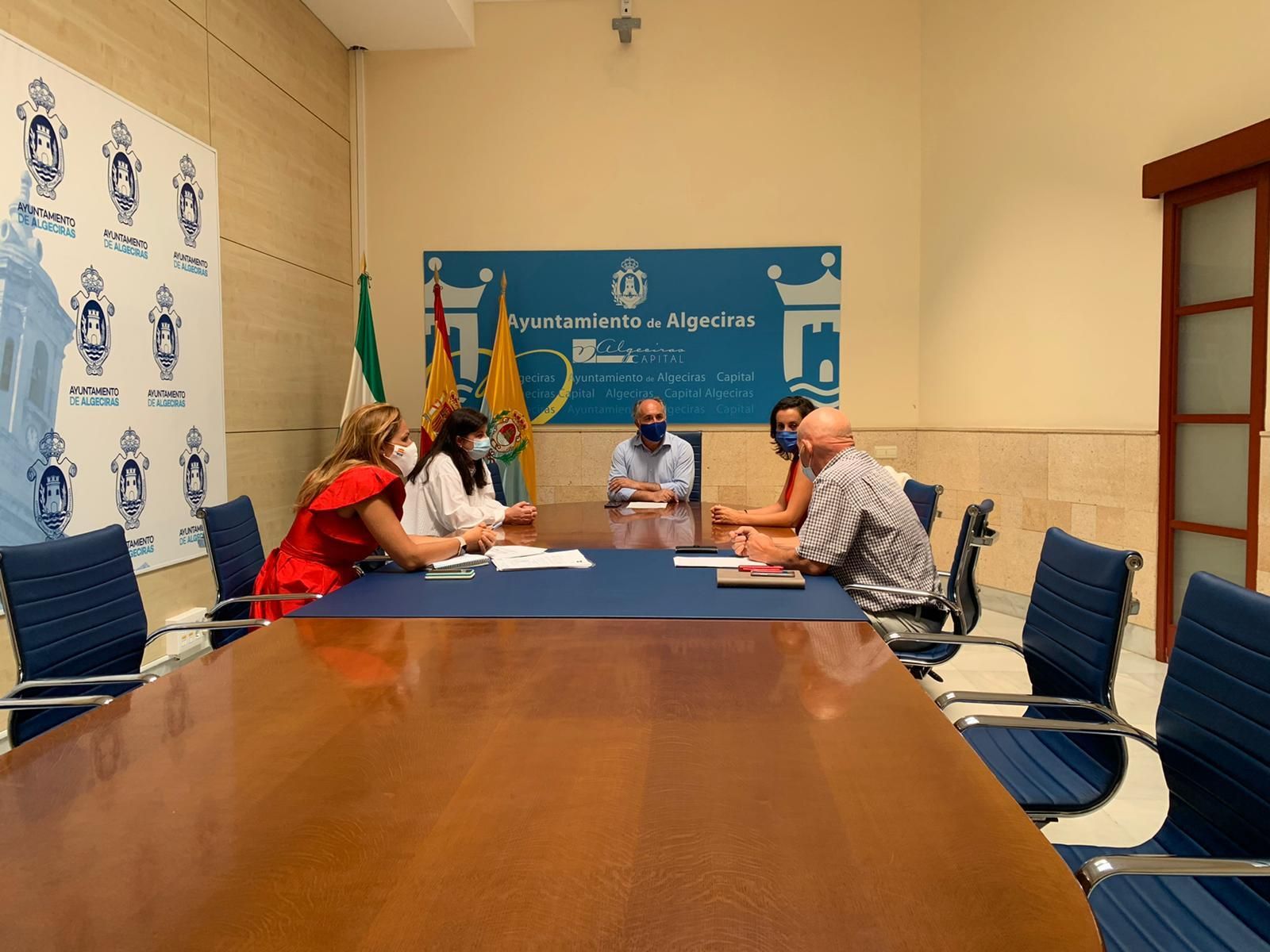 De izquierda a derecha, María Solanes, Rosario Arias de Molina, José Ignacio Landaluce, Yéssica Rodríguez y Arsenio Pacios.