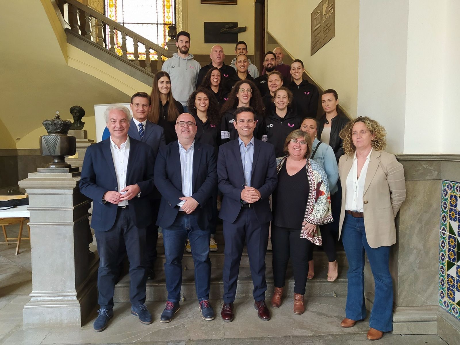 Momento de la recepción del Raca en el Ayuntamiento de Granada.