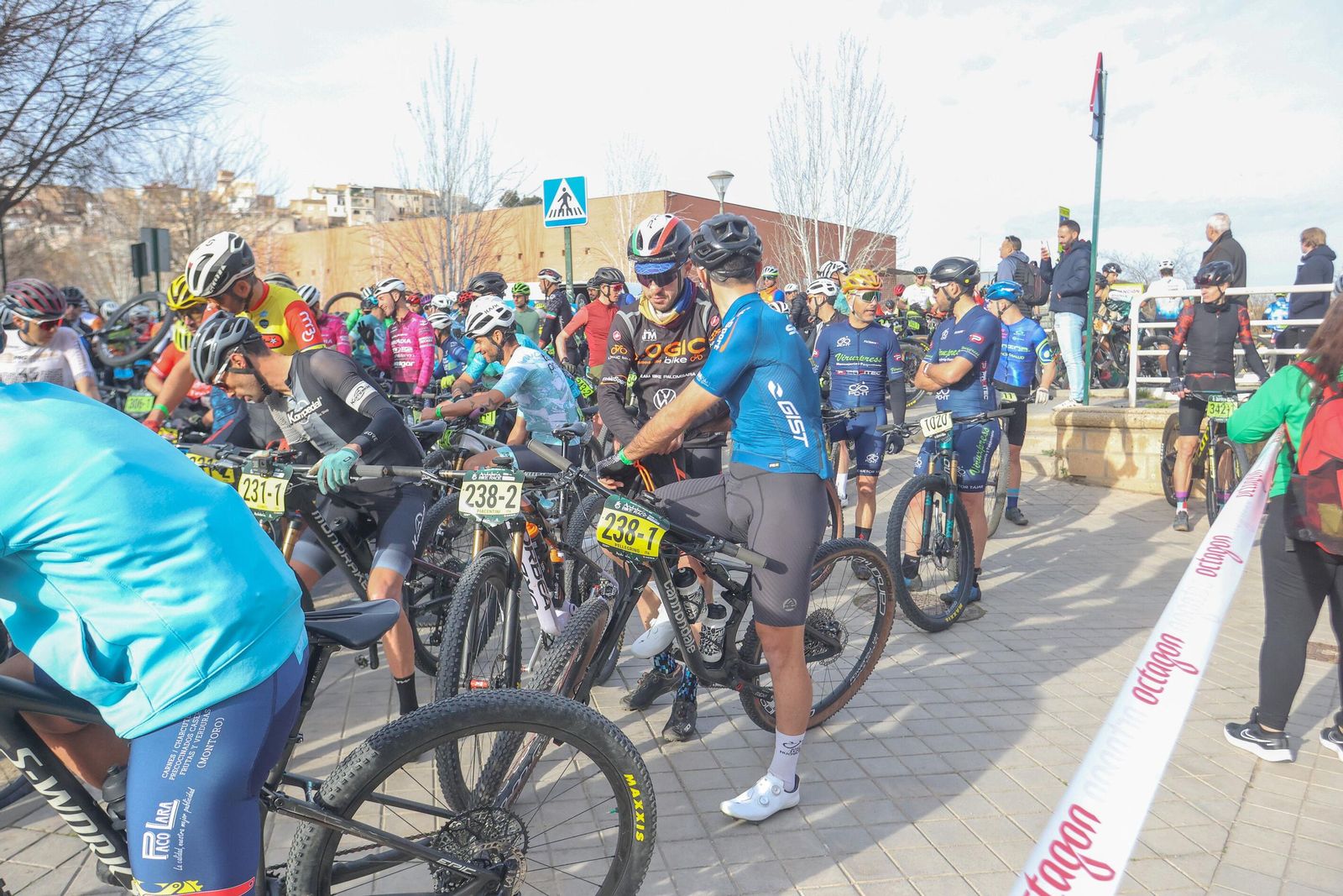 Las mejores imágenes de la segunda etapa de la Andalucía Bike Race