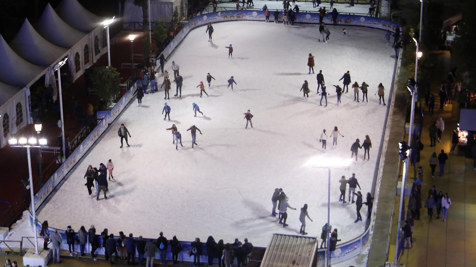 La pista de patinaje sobre hielo en el Prado de San Sebastián en 2017.