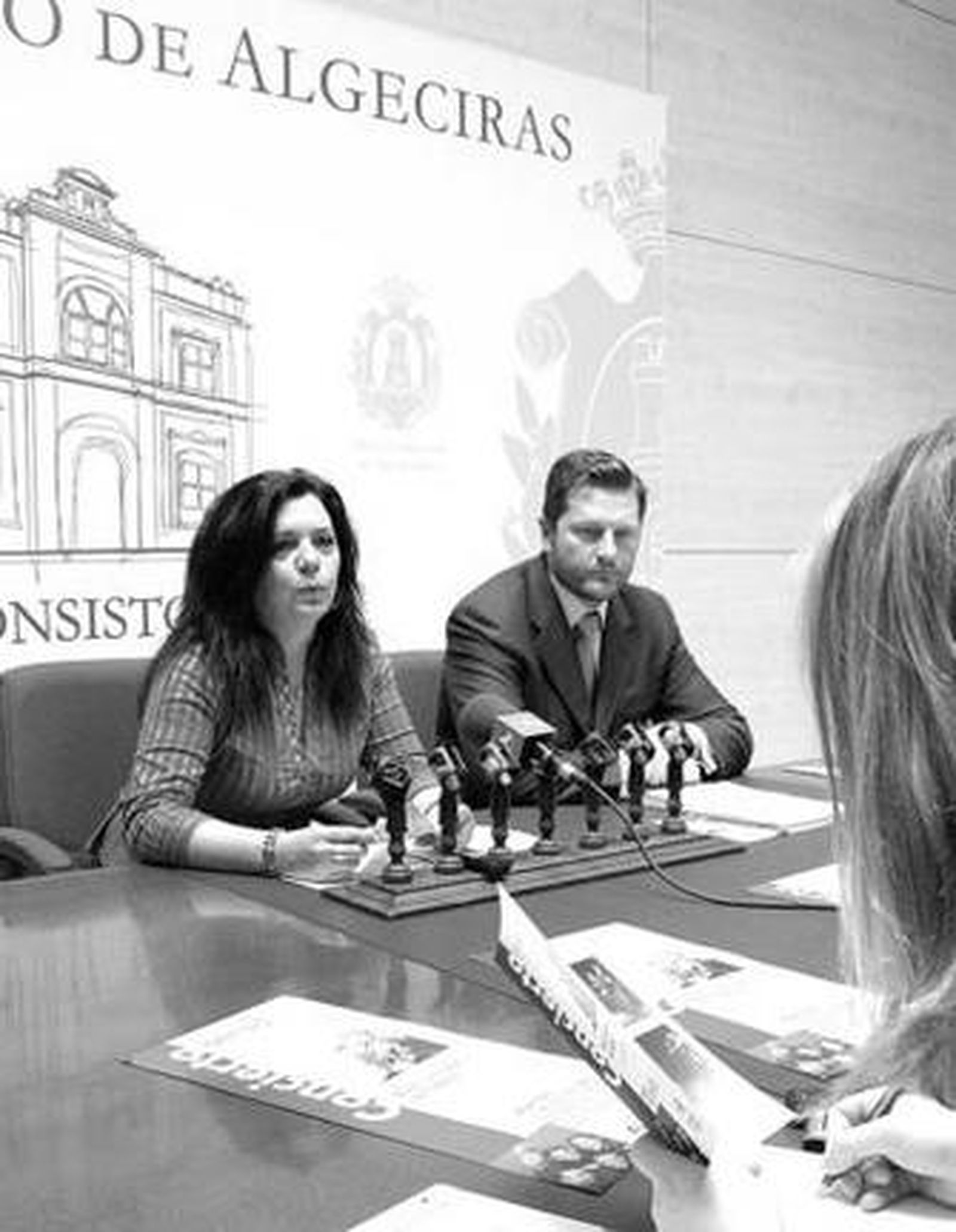 Francisca Pizarro y Eduardo Cervera, ayer en la presentación.