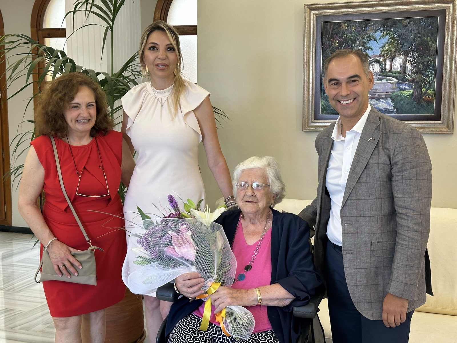 La recepción en el Ayuntamiento de la centenaria Carmen del Pino Barroso. La recepción en el Ayuntamiento de la centenaria Carmen del Pino Barroso.