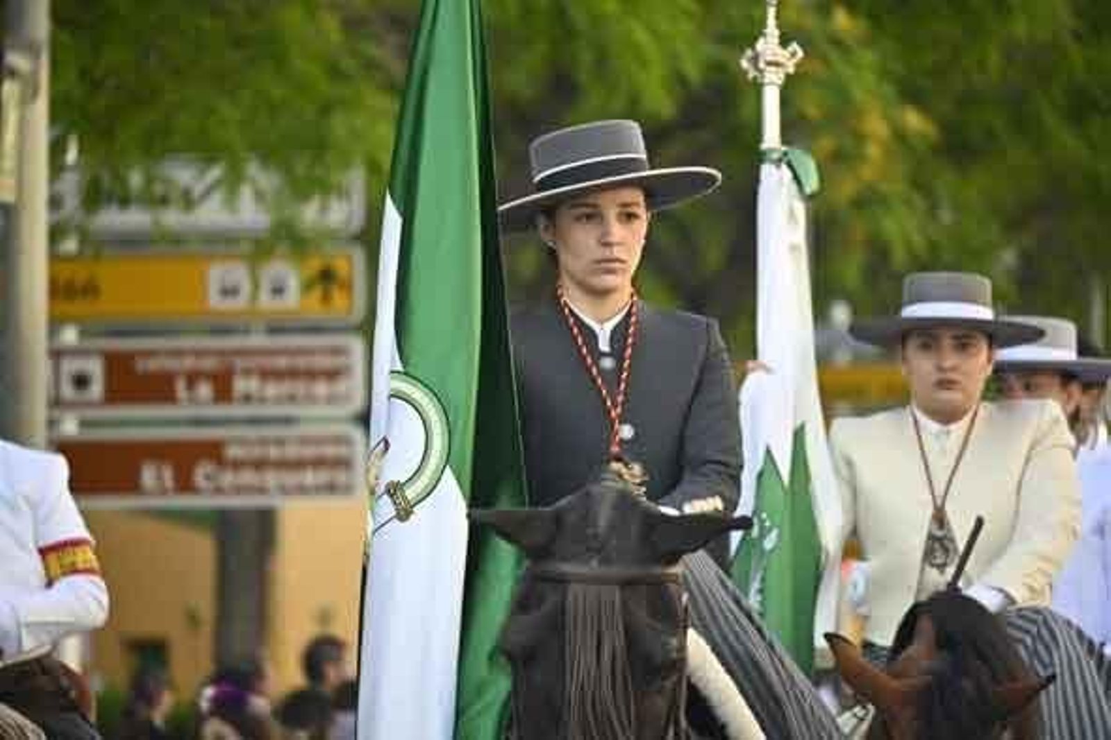 Las mejores imágenes de los peregrinos en la salida de Emigrantes