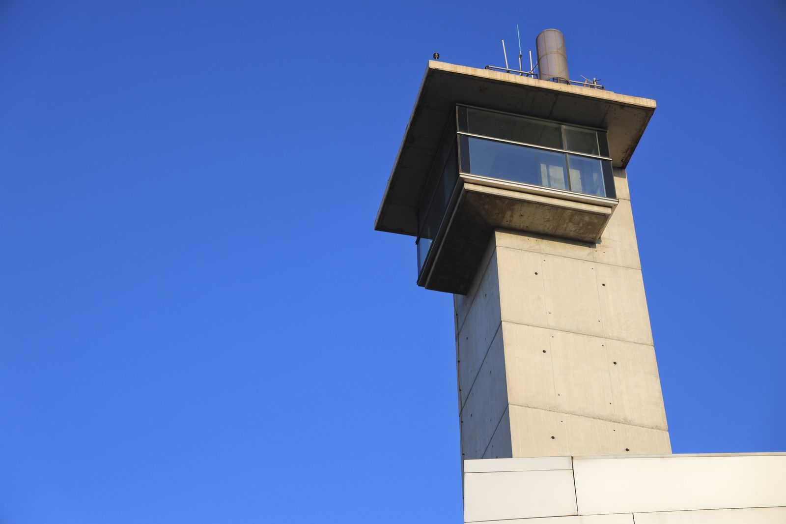 Imágenes de los 10 edificios singulares de la Málaga contemporánea